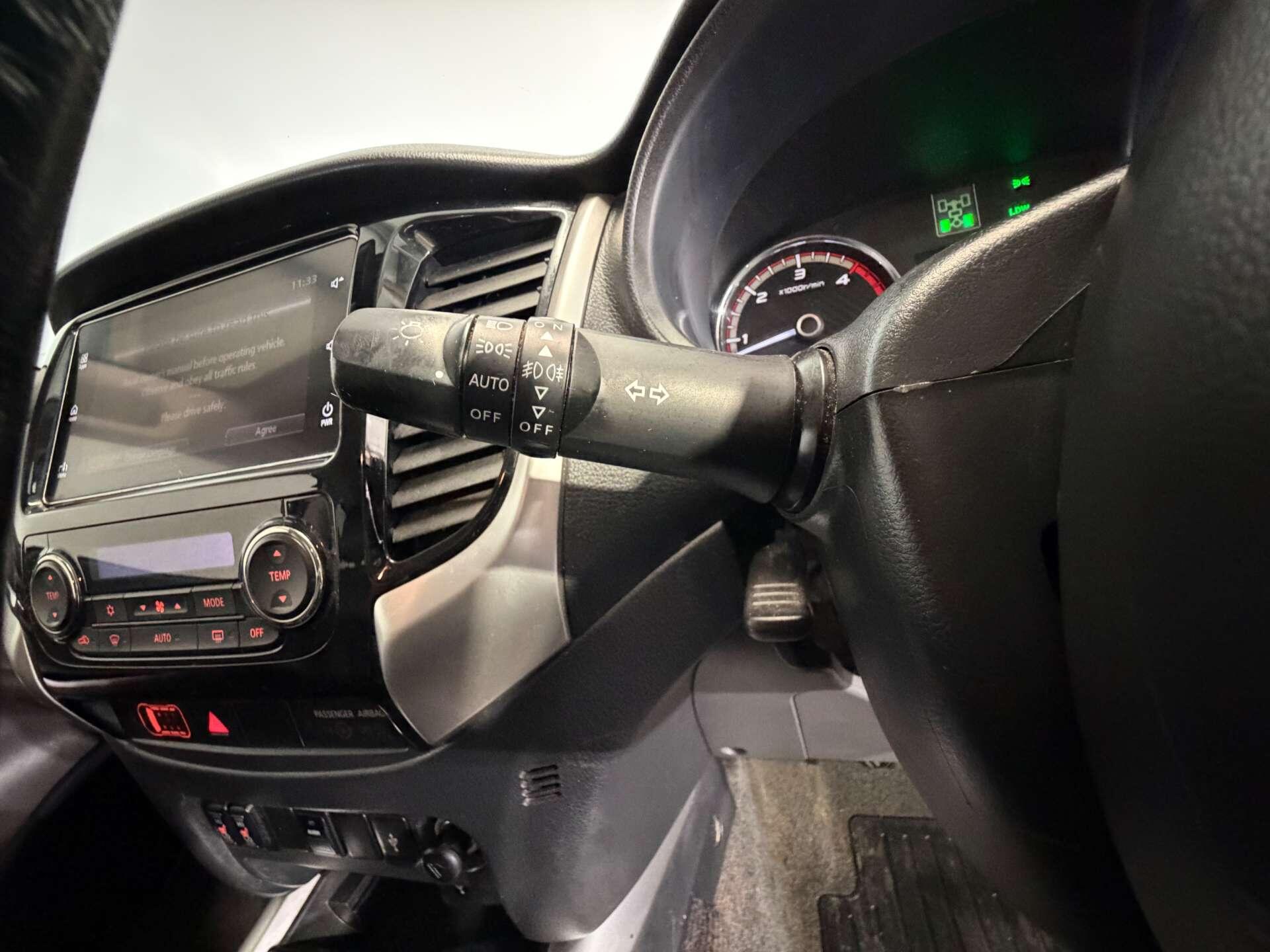 Mitsubishi L200 view 35