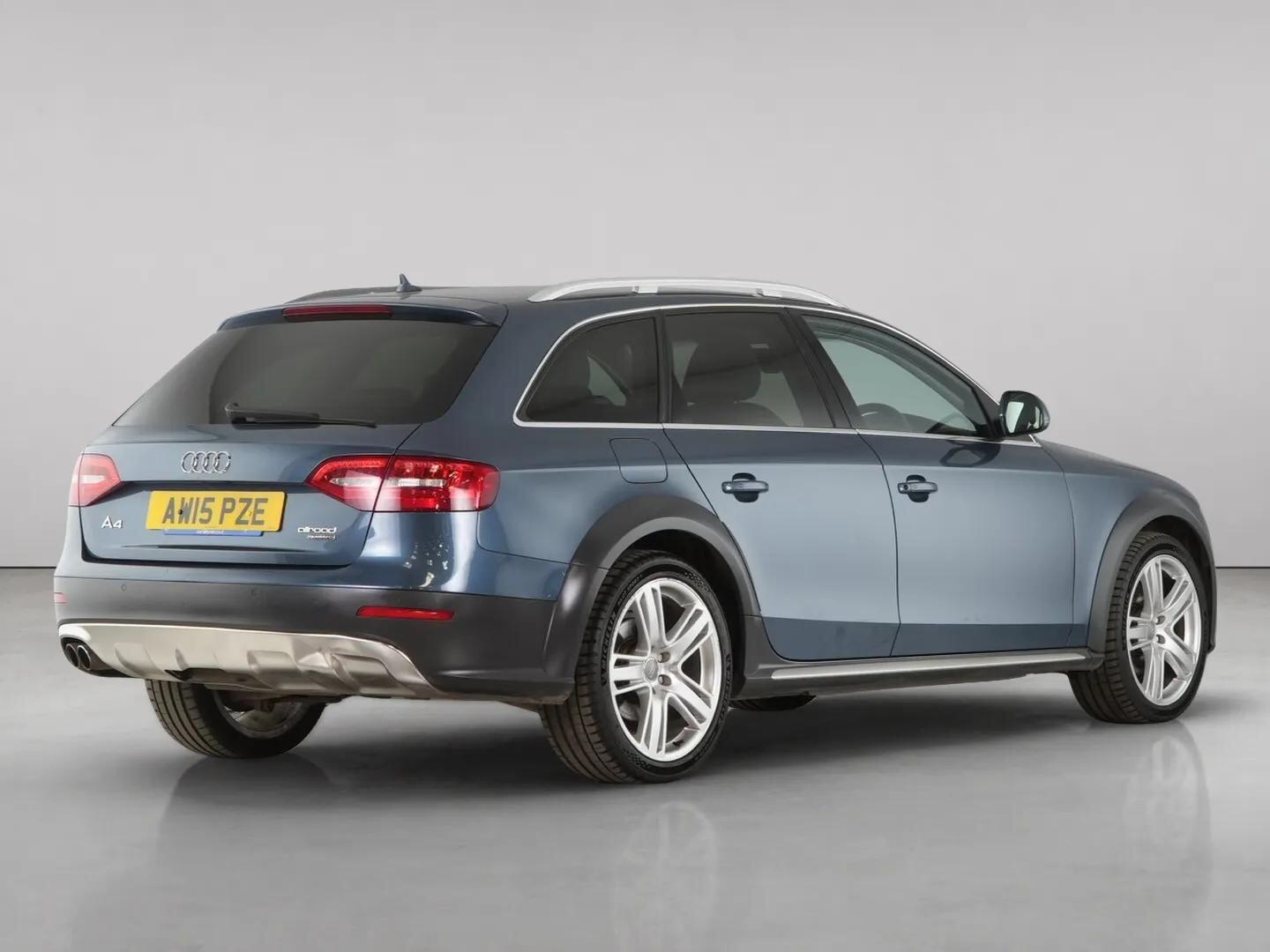 Audi A4 view 11