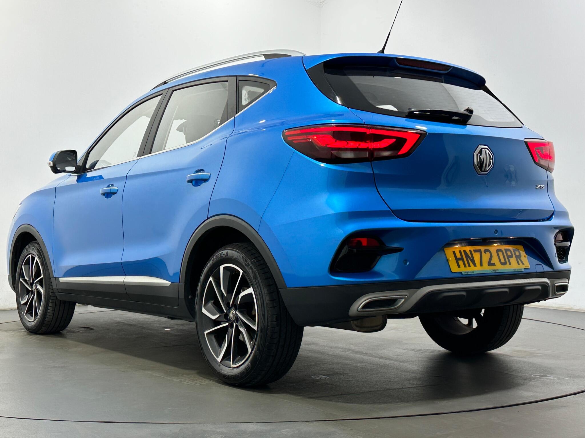 MG ZS view 48