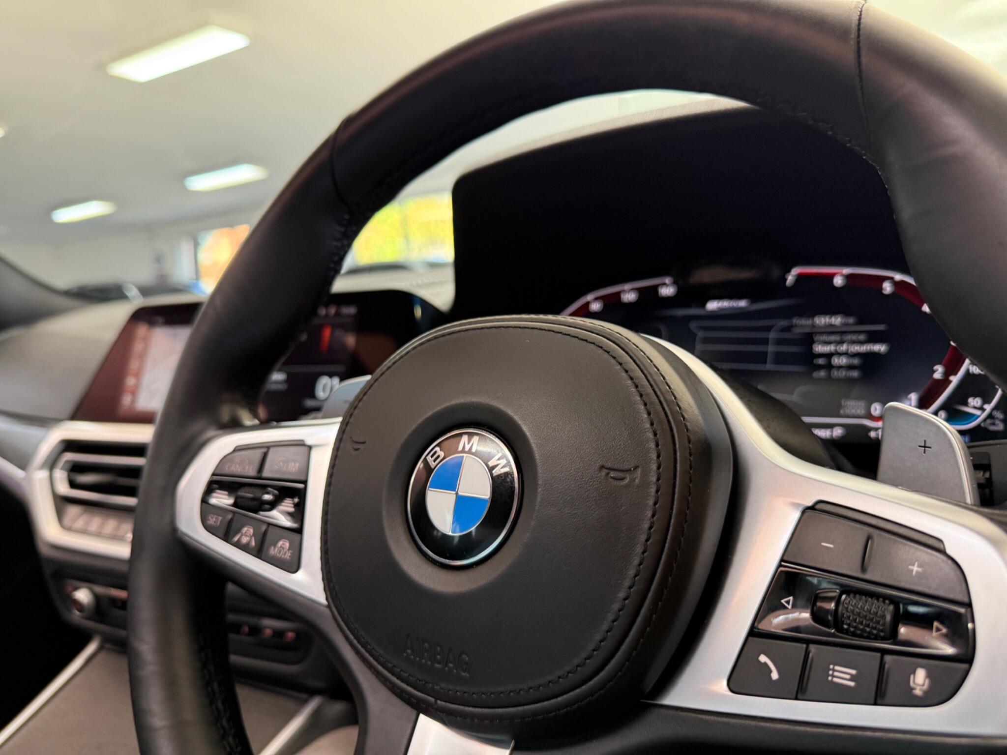 BMW 3 Series view 22