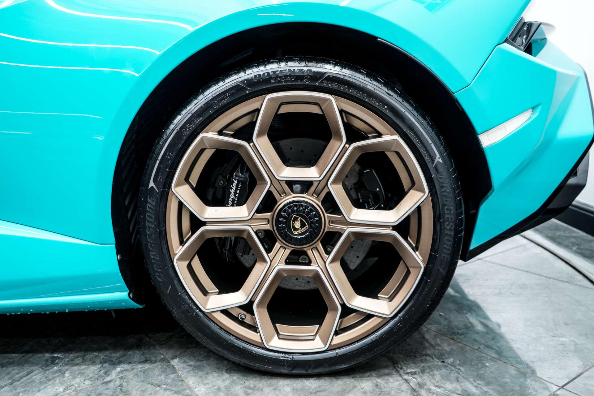 Lamborghini Huracan view 14