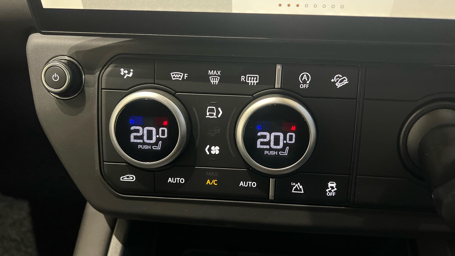 Land Rover Defender view 42