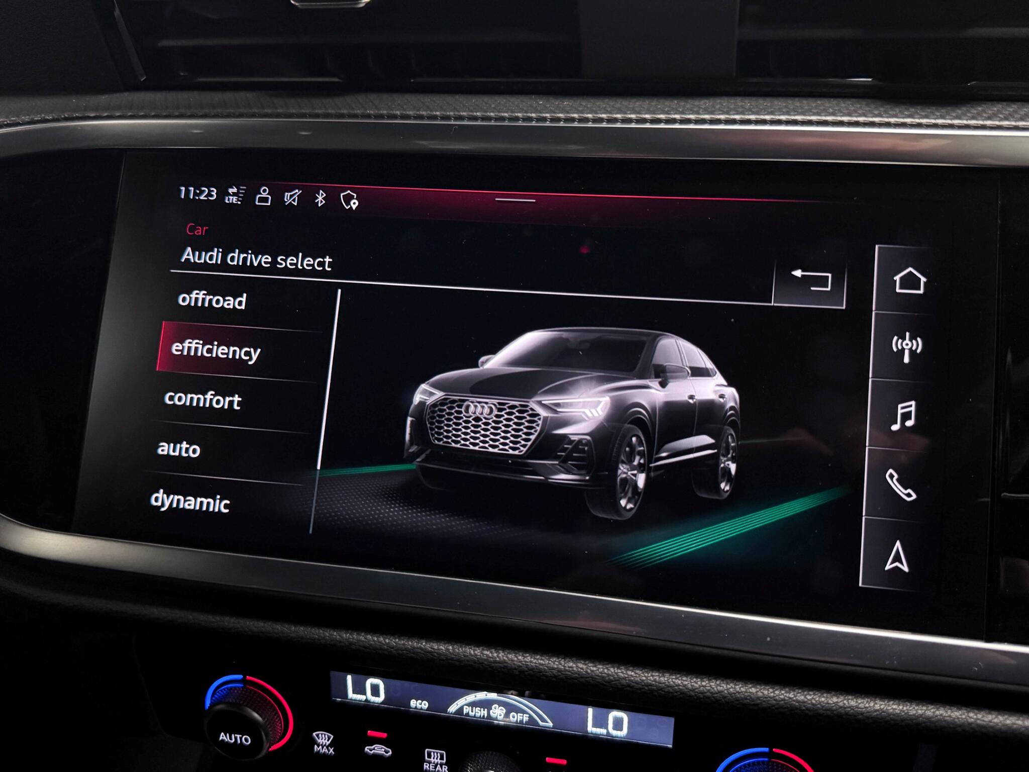 Audi Q3 view 47