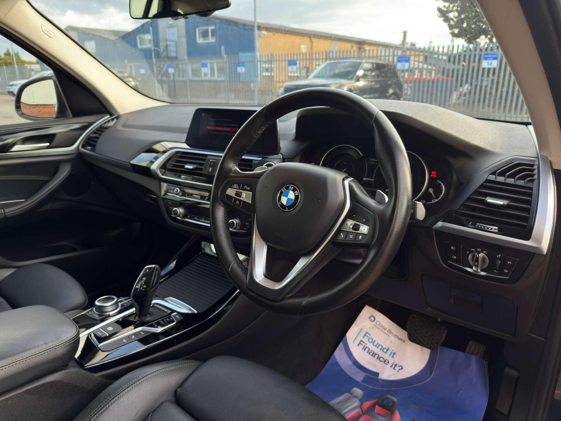 BMW X3 view 11