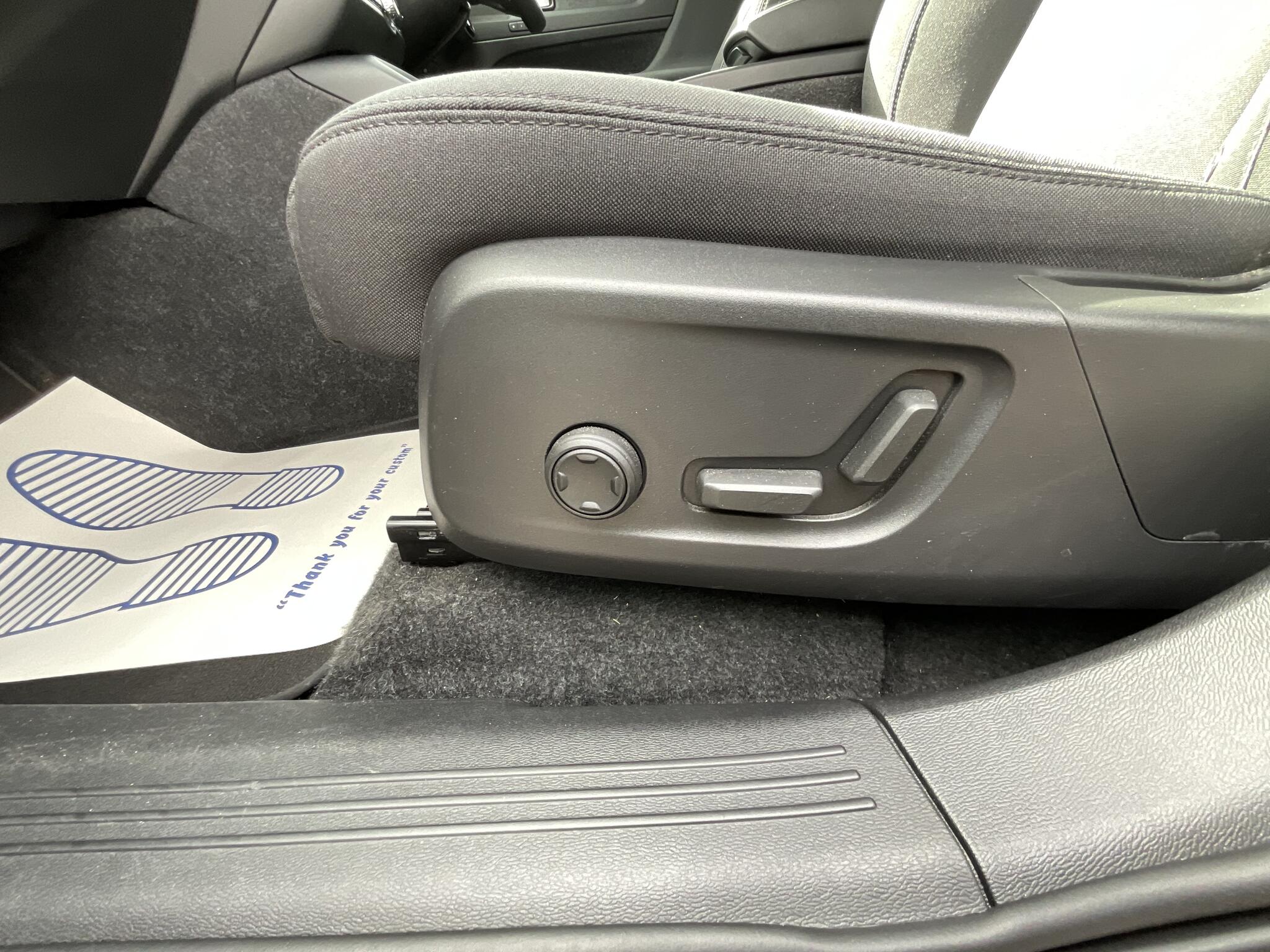 Volvo XC40 view 25