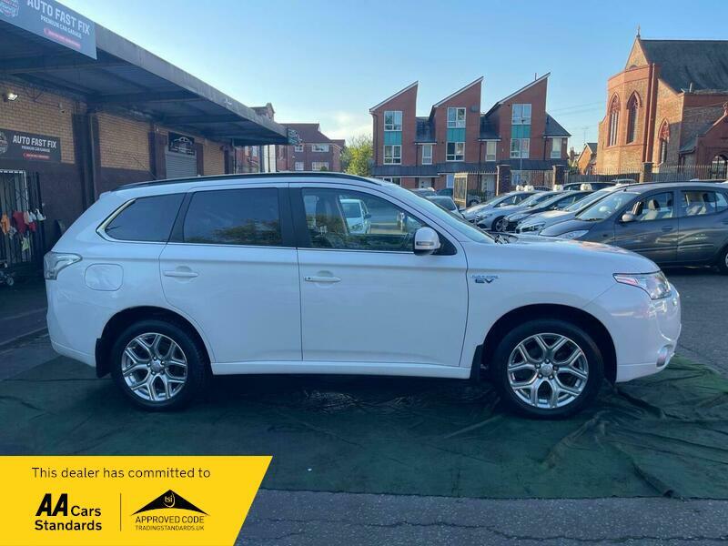 2014 Mitsubishi Outlander image 12