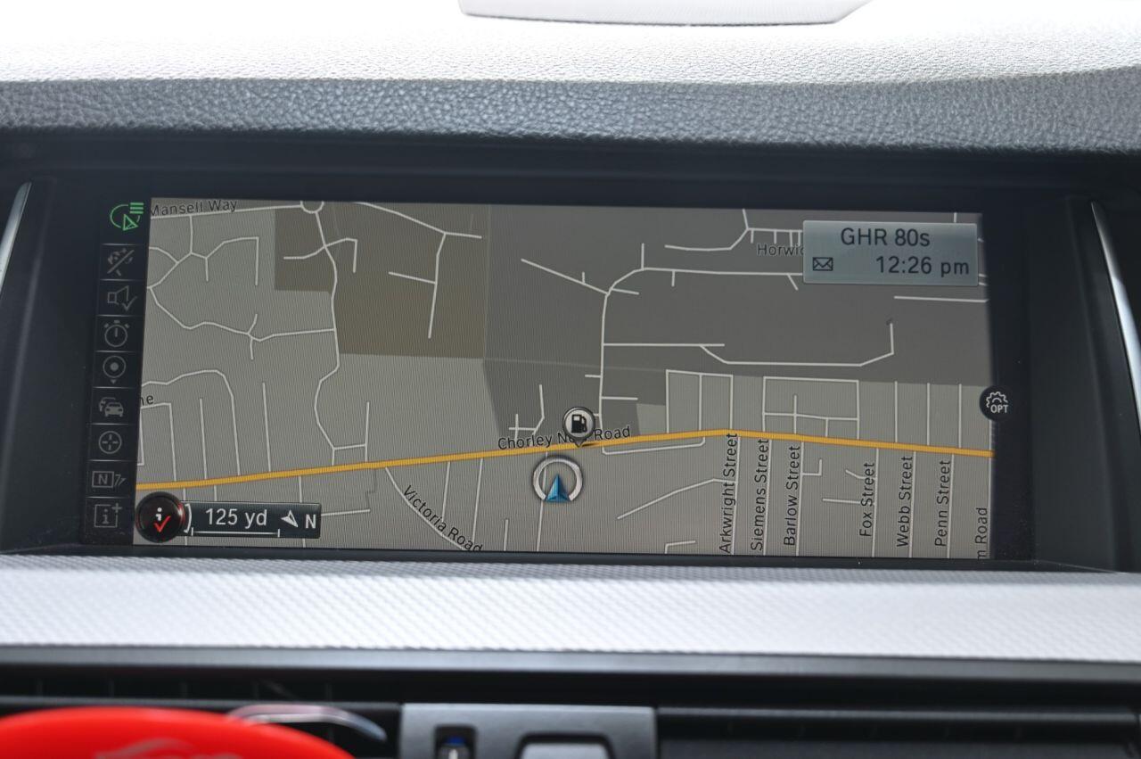 BMW 5 Series view 28