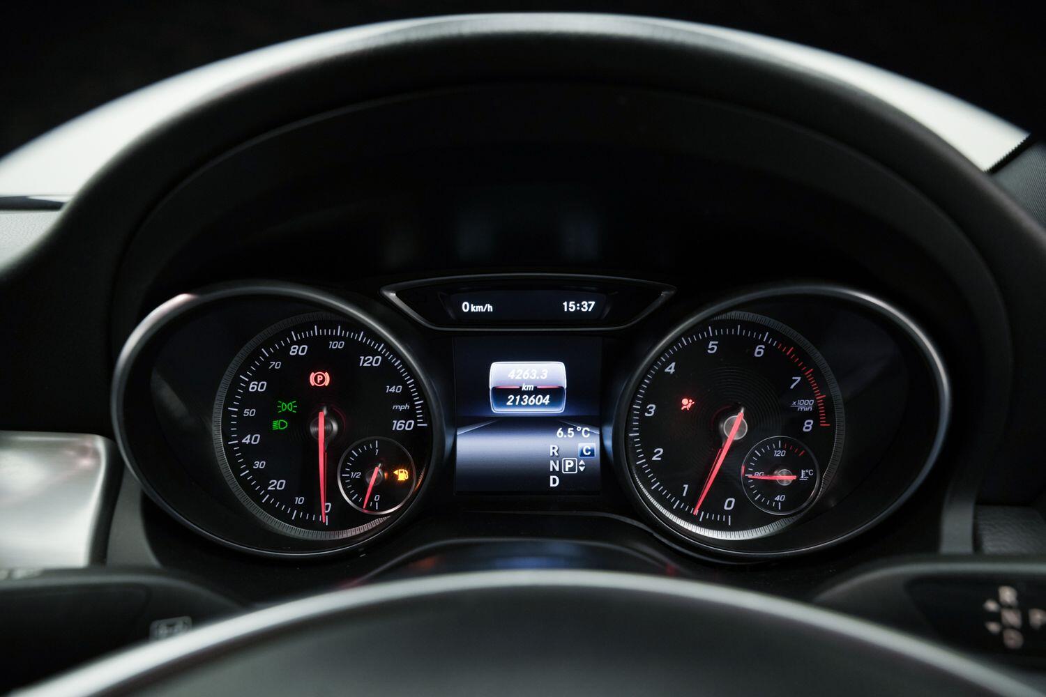 Mercedes-Benz Cla view 18