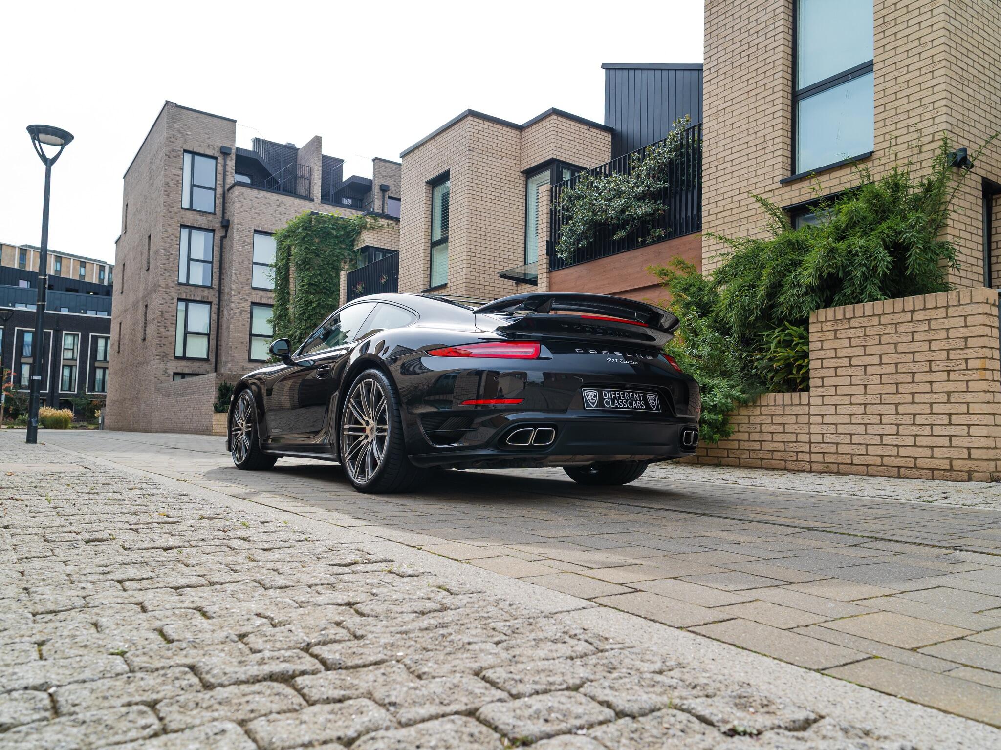 Porsche 911 view 68