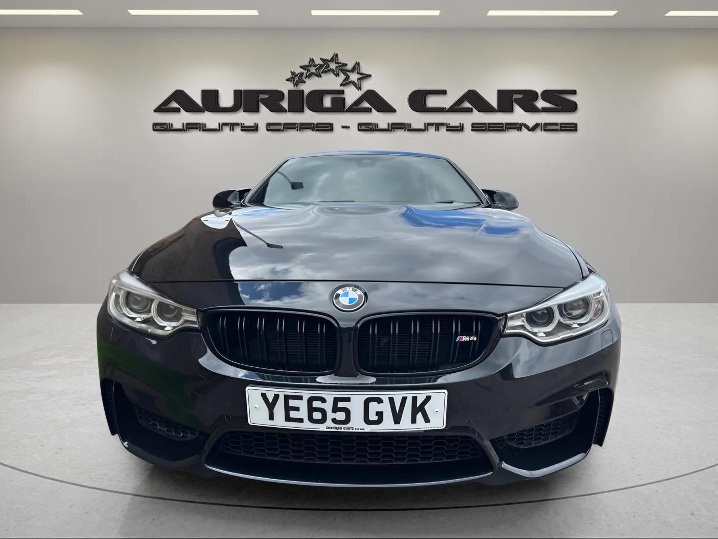 BMW M4 view 3