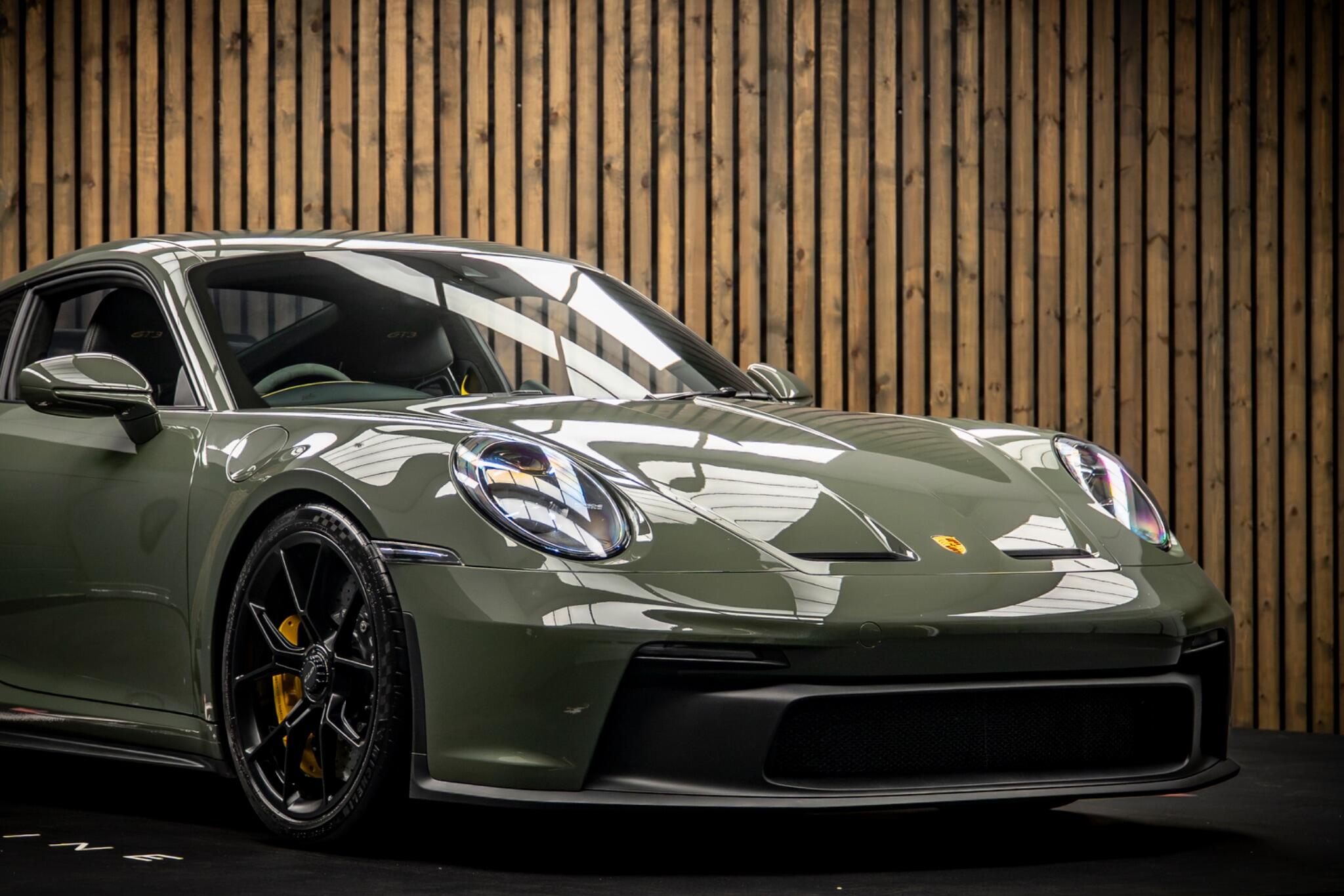 Porsche 911 view 12