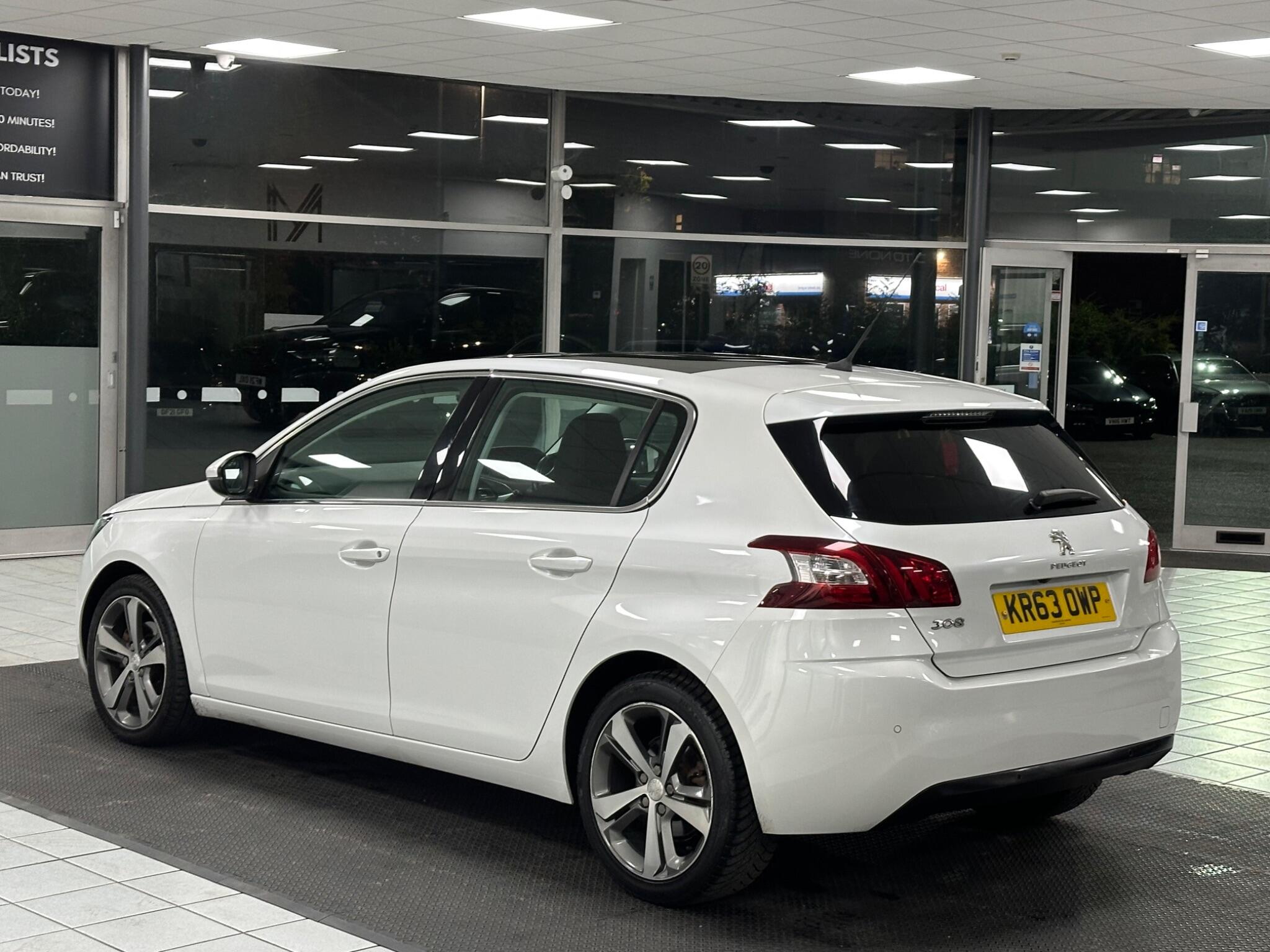 Peugeot 308 view 11