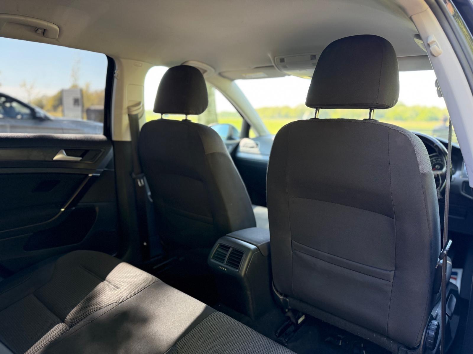 Volkswagen Golf view 30