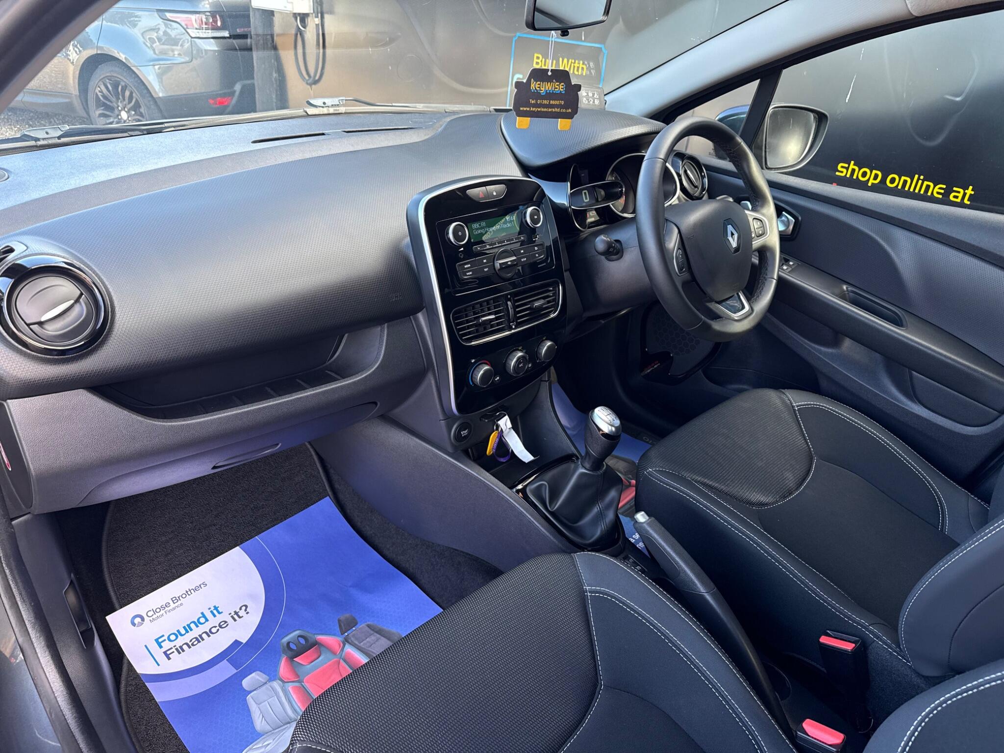 Renault Clio view 25