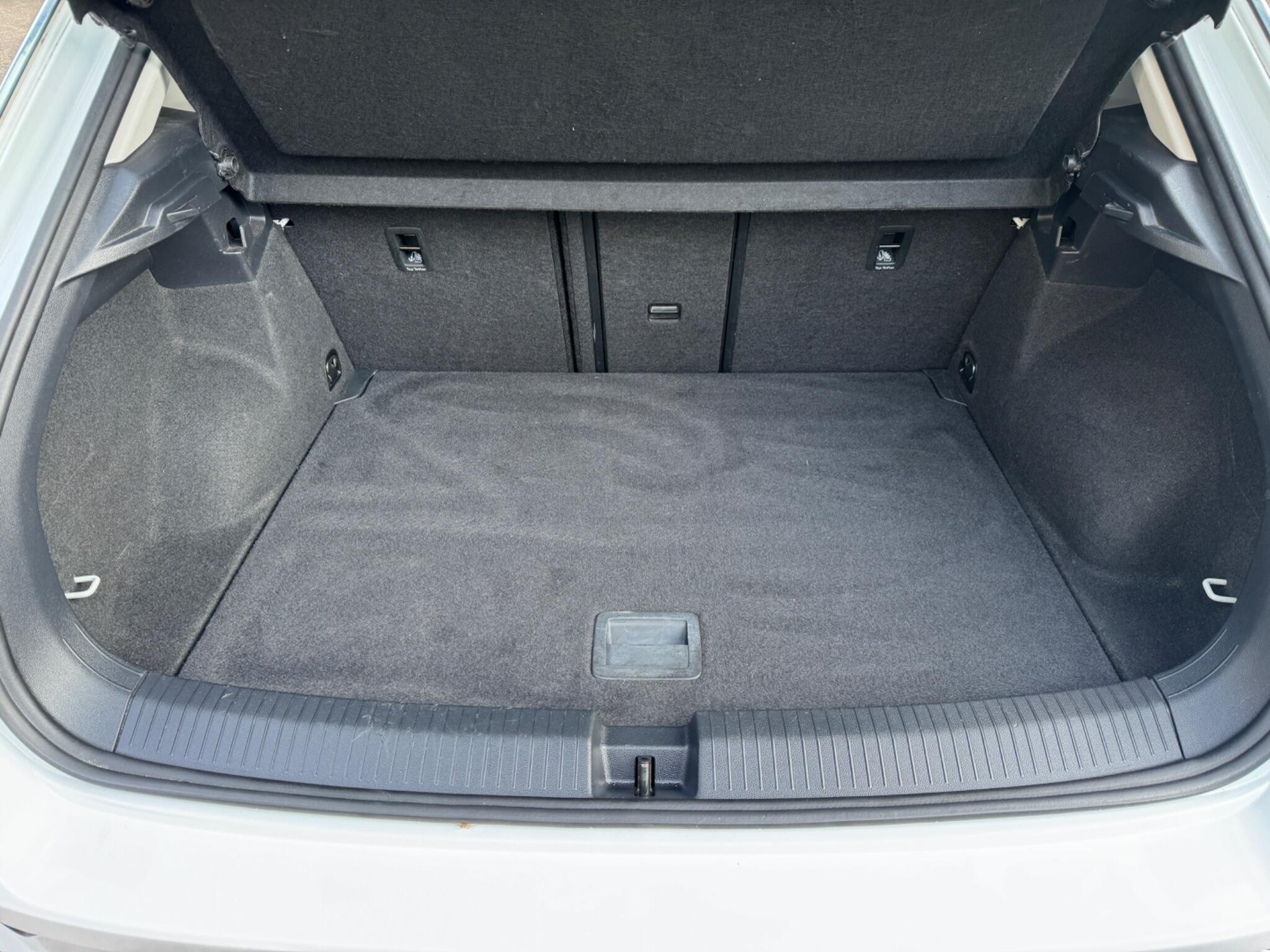 Volkswagen T-Roc view 76