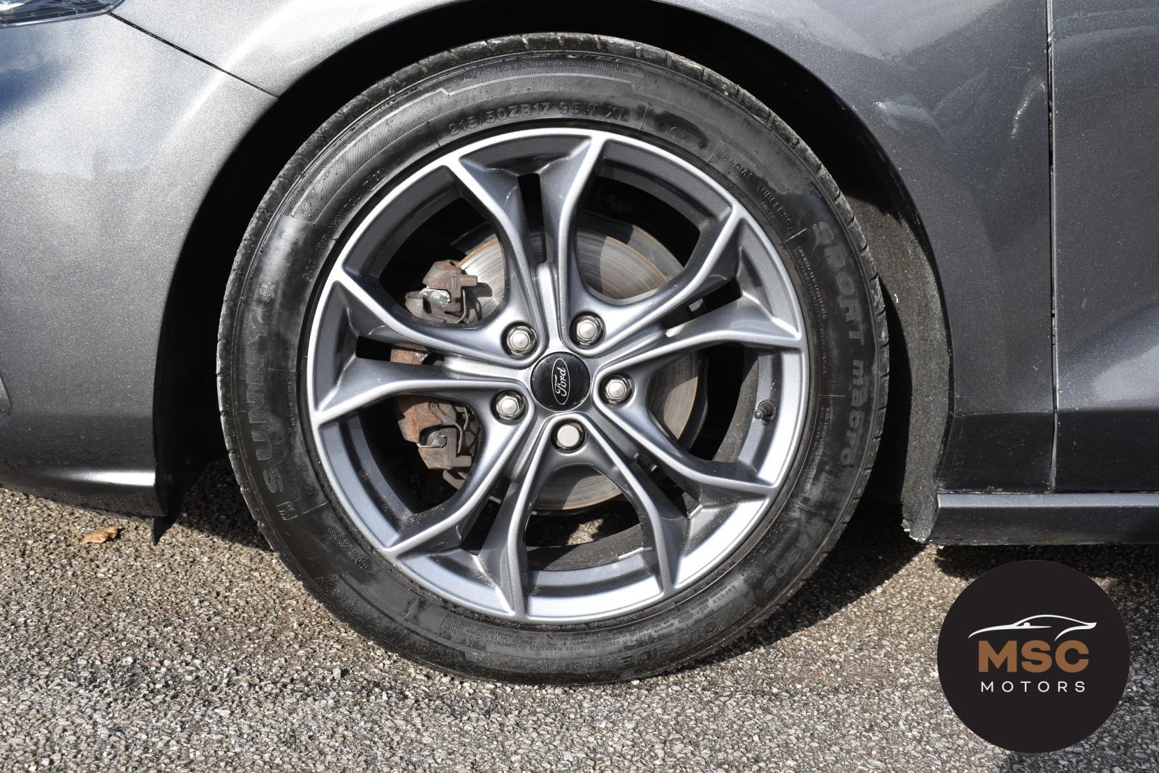 Ford Focus view 28