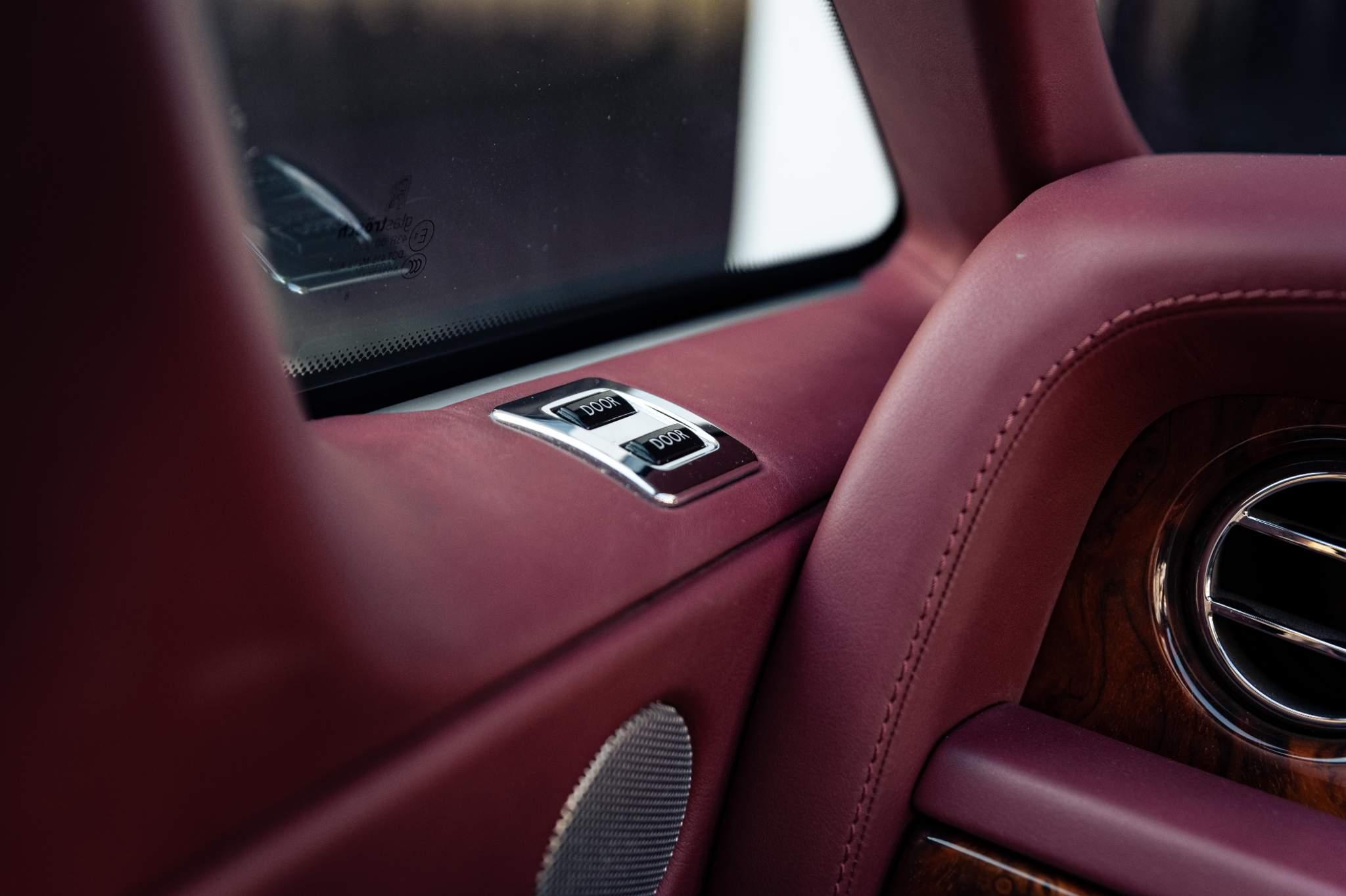 Rolls-Royce Phantom view 29