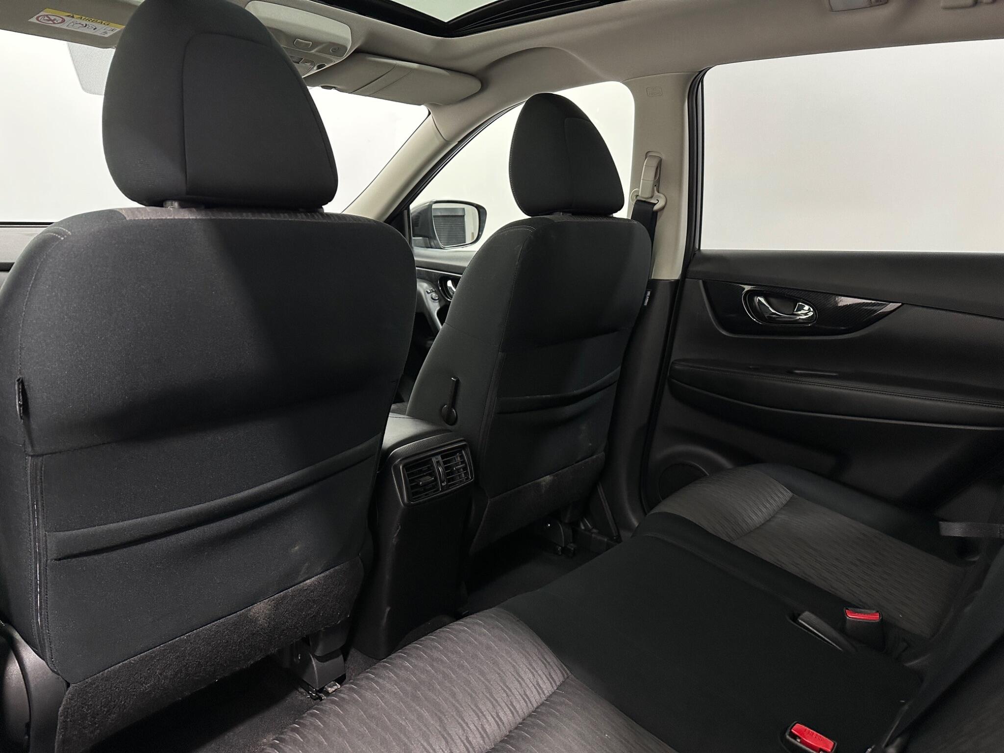 Nissan X-Trail view 38