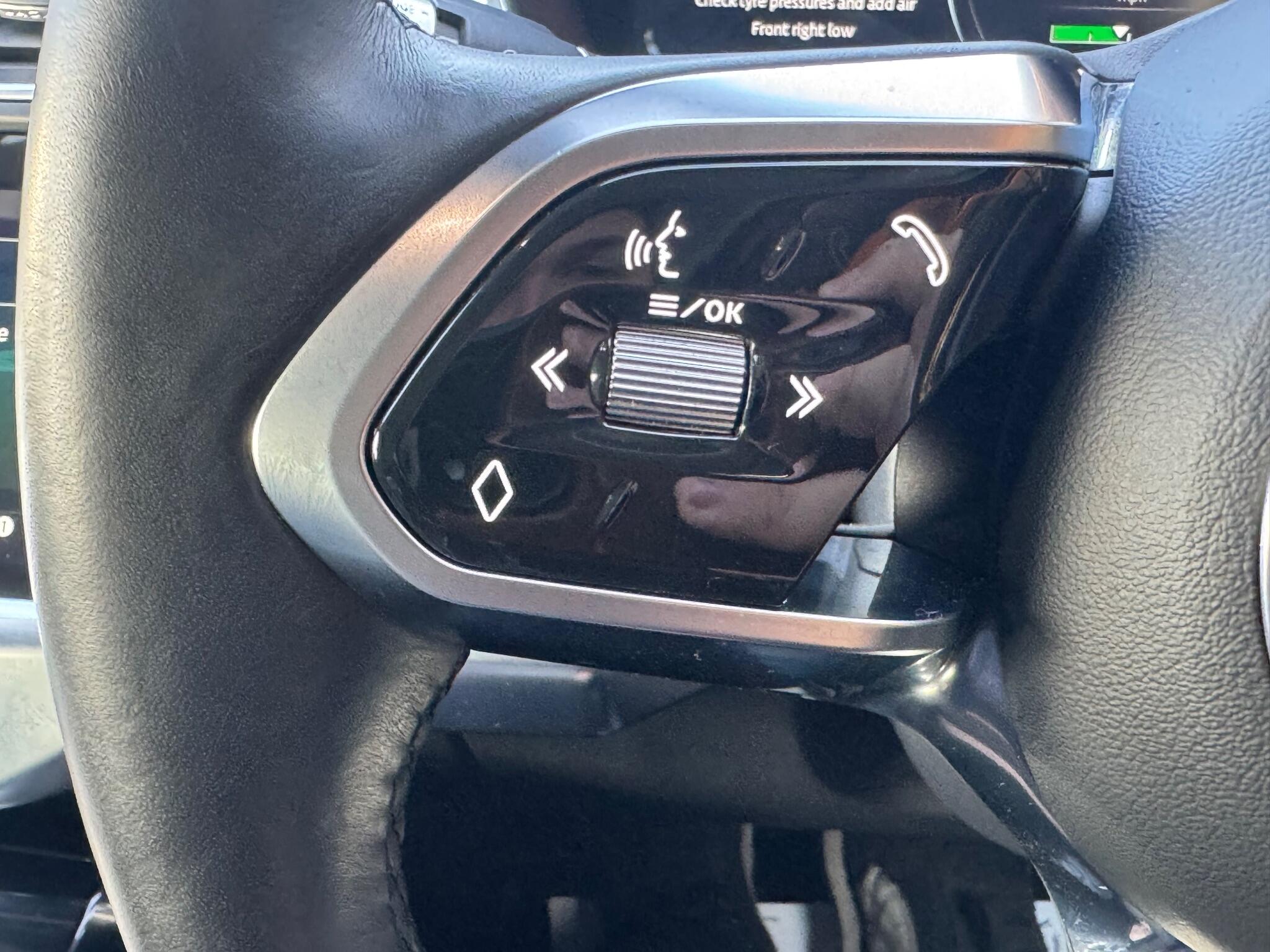 Jaguar I-Pace view 14