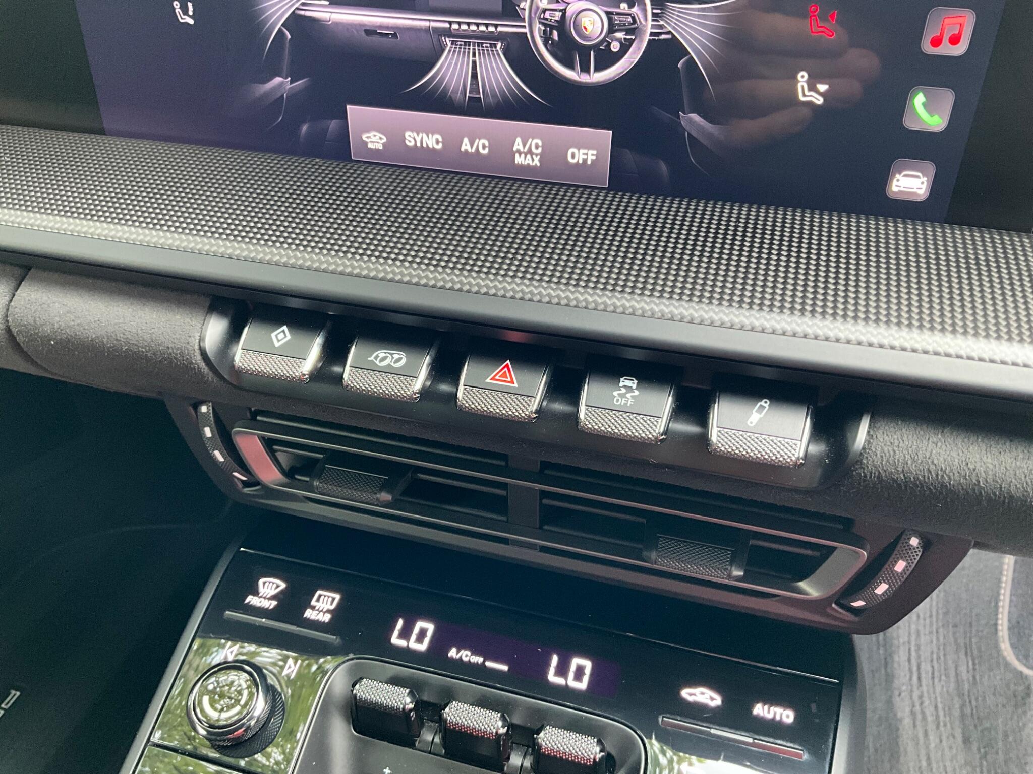 Porsche 911 view 35