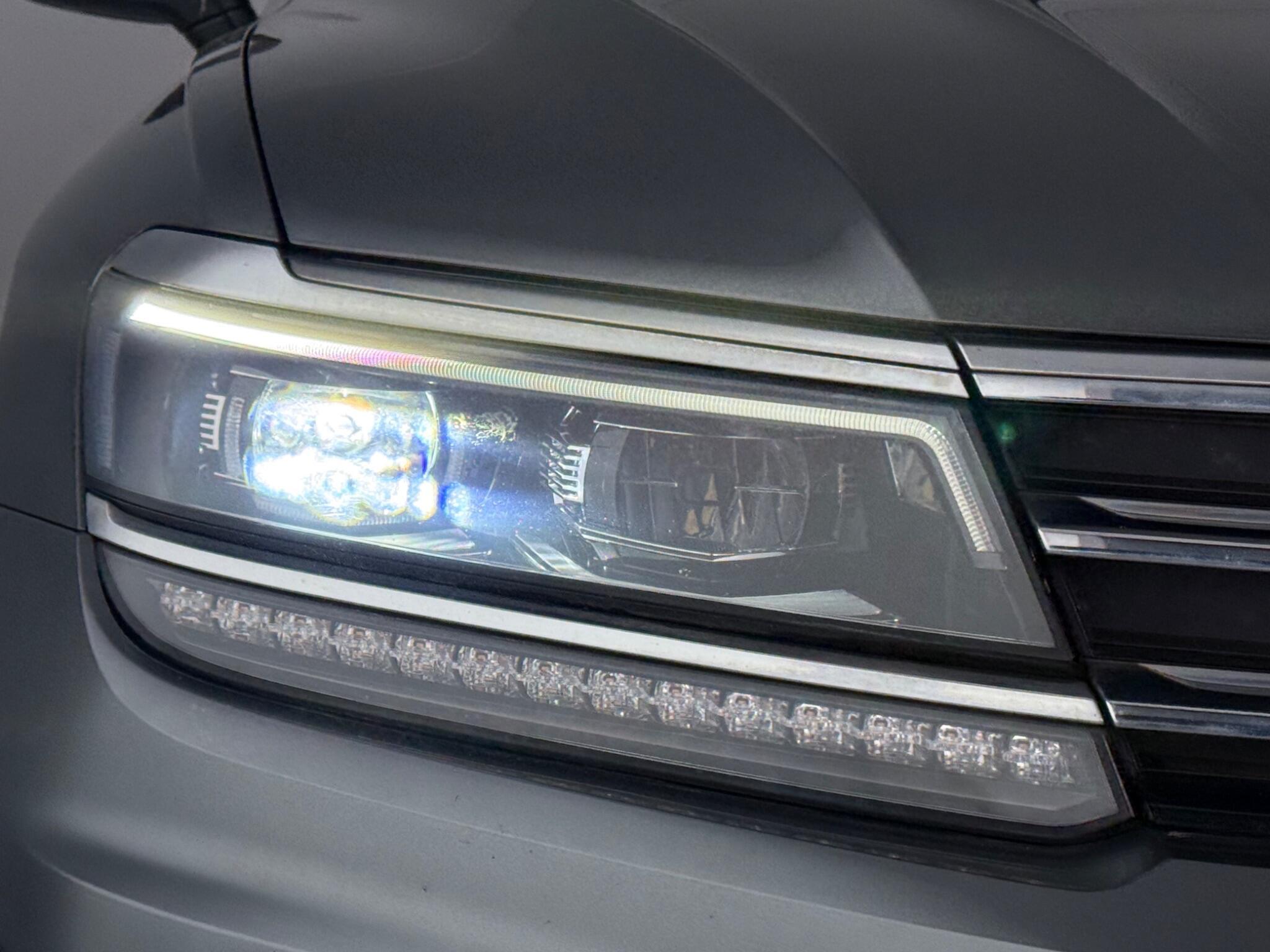 Volkswagen Tiguan view 12