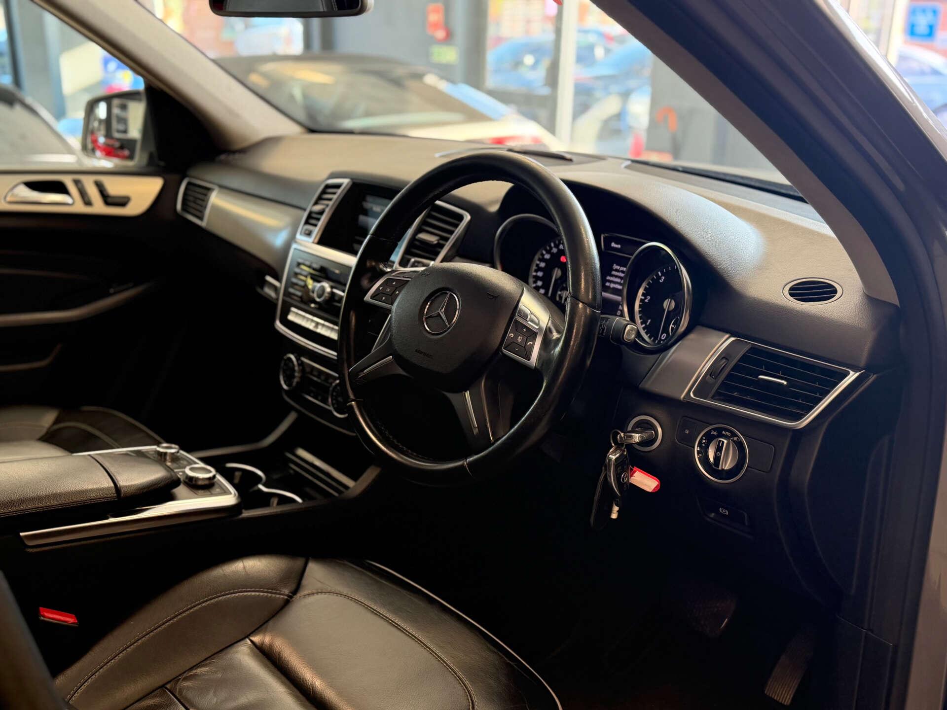 Mercedes-Benz M-Class view 5