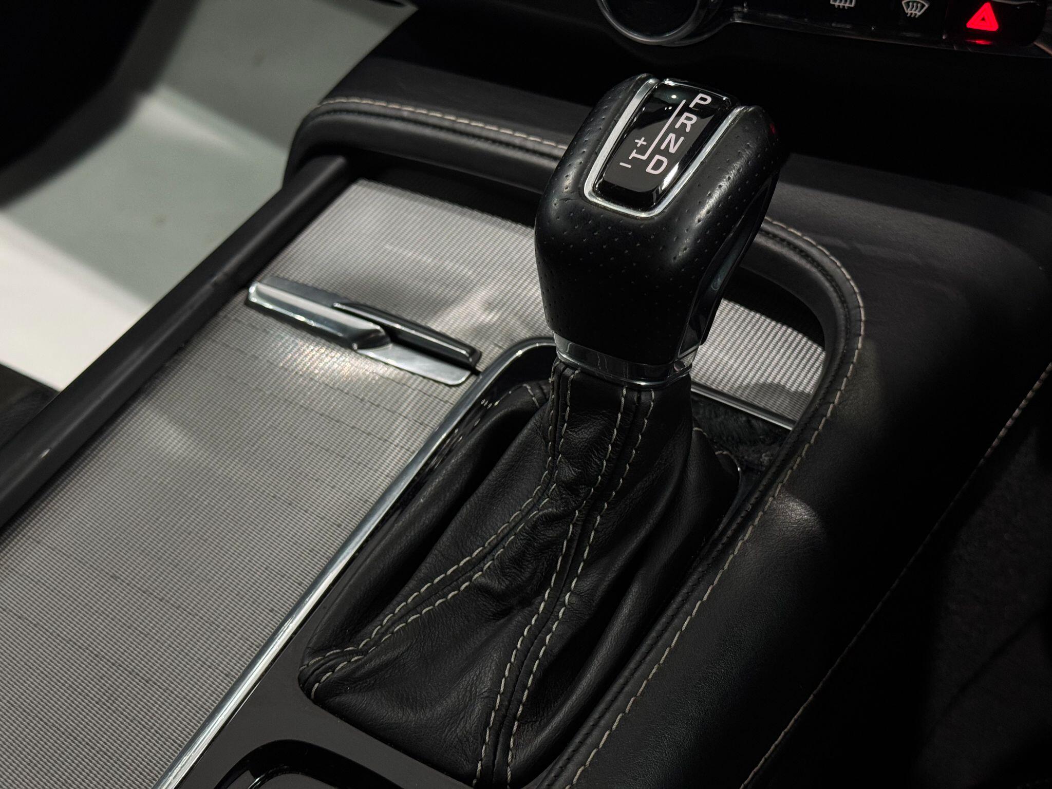 Volvo S90 view 39