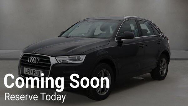 Audi Q3 view 15