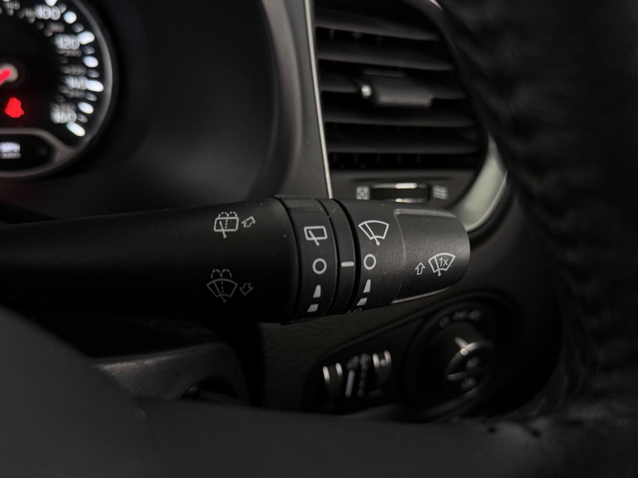 Jeep Renegade view 18