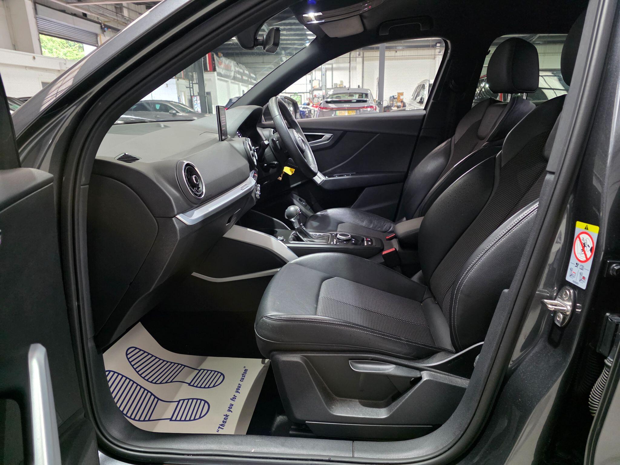 Audi Q2 view 25