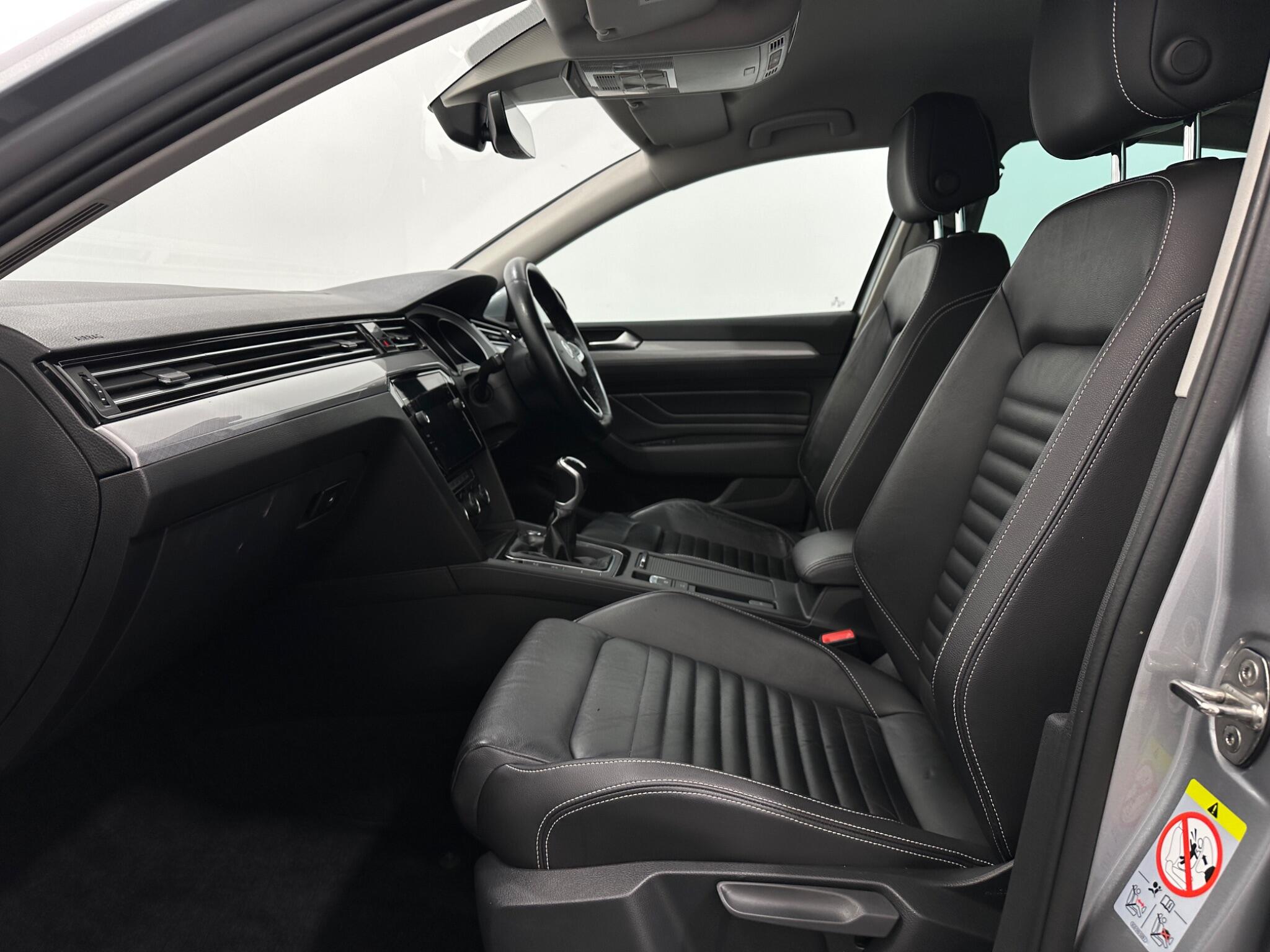 Volkswagen Passat view 34