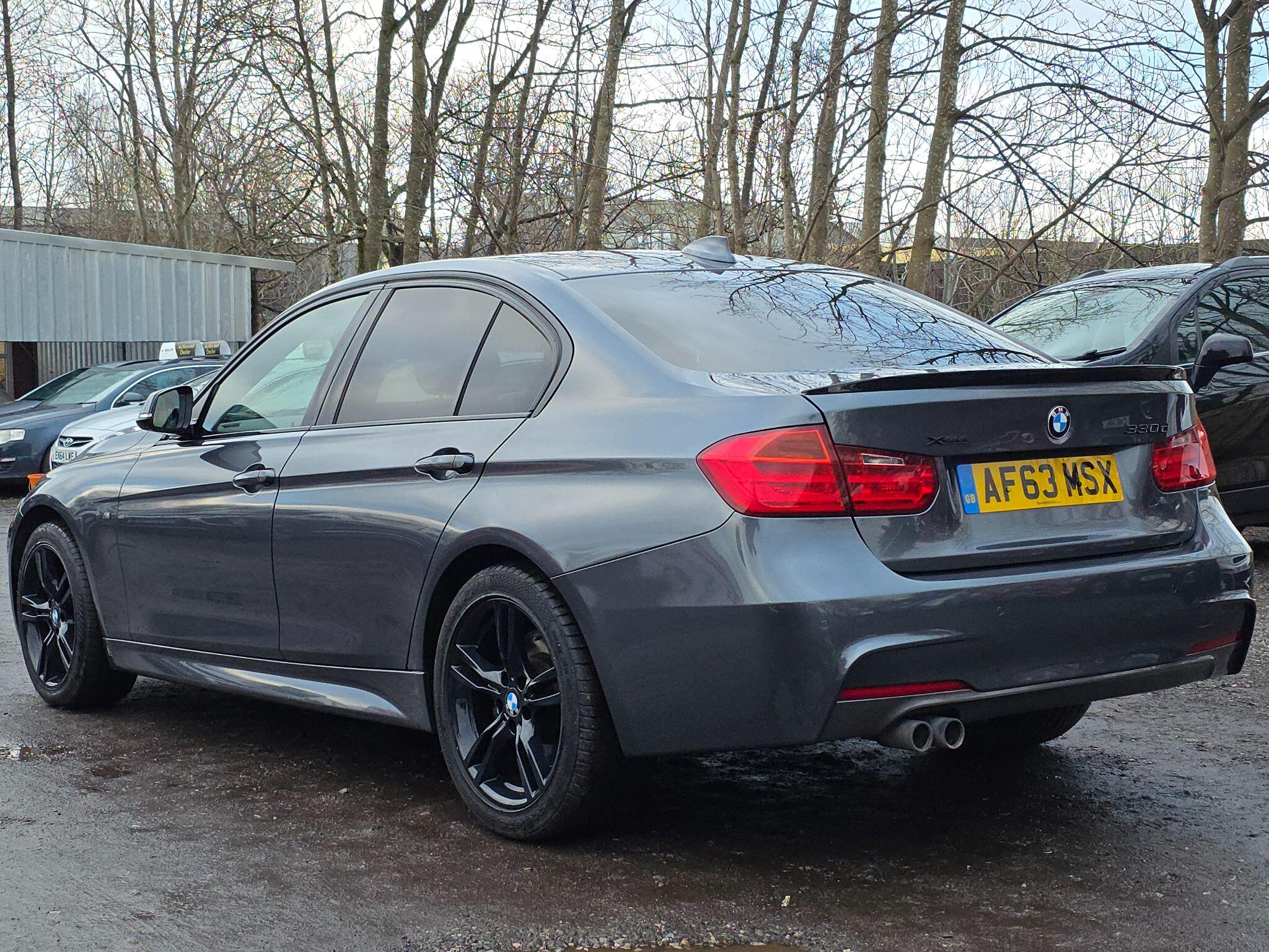 2013 BMW 3 Series image 4
