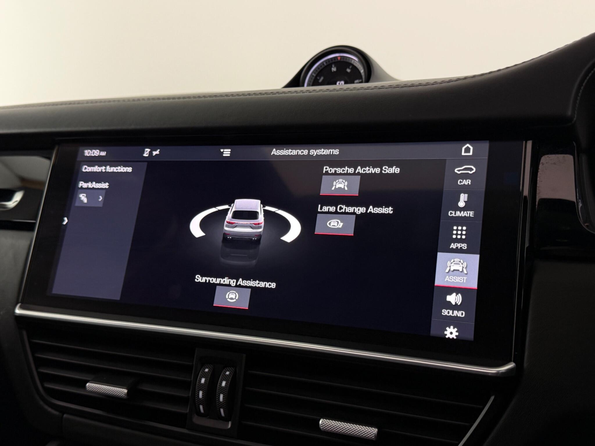 Porsche Cayenne view 36