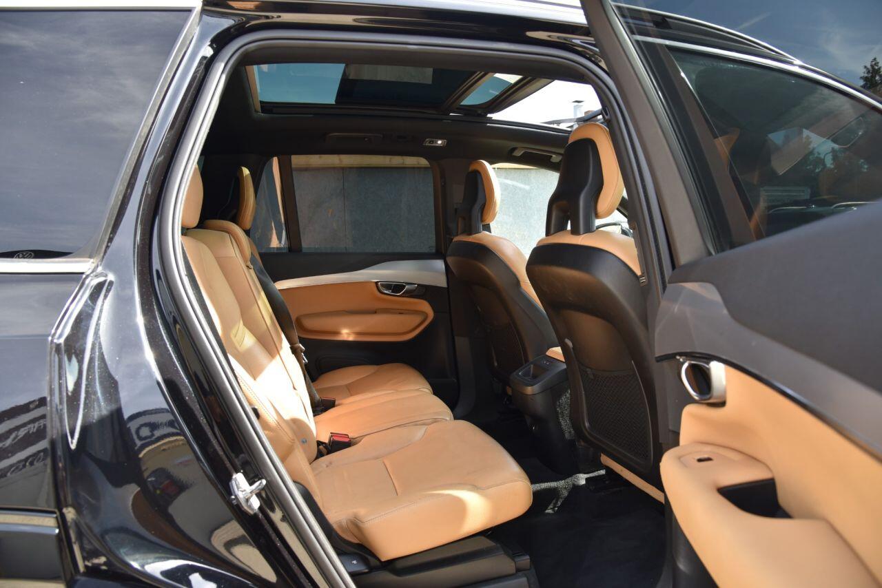 Volvo XC90 view 25