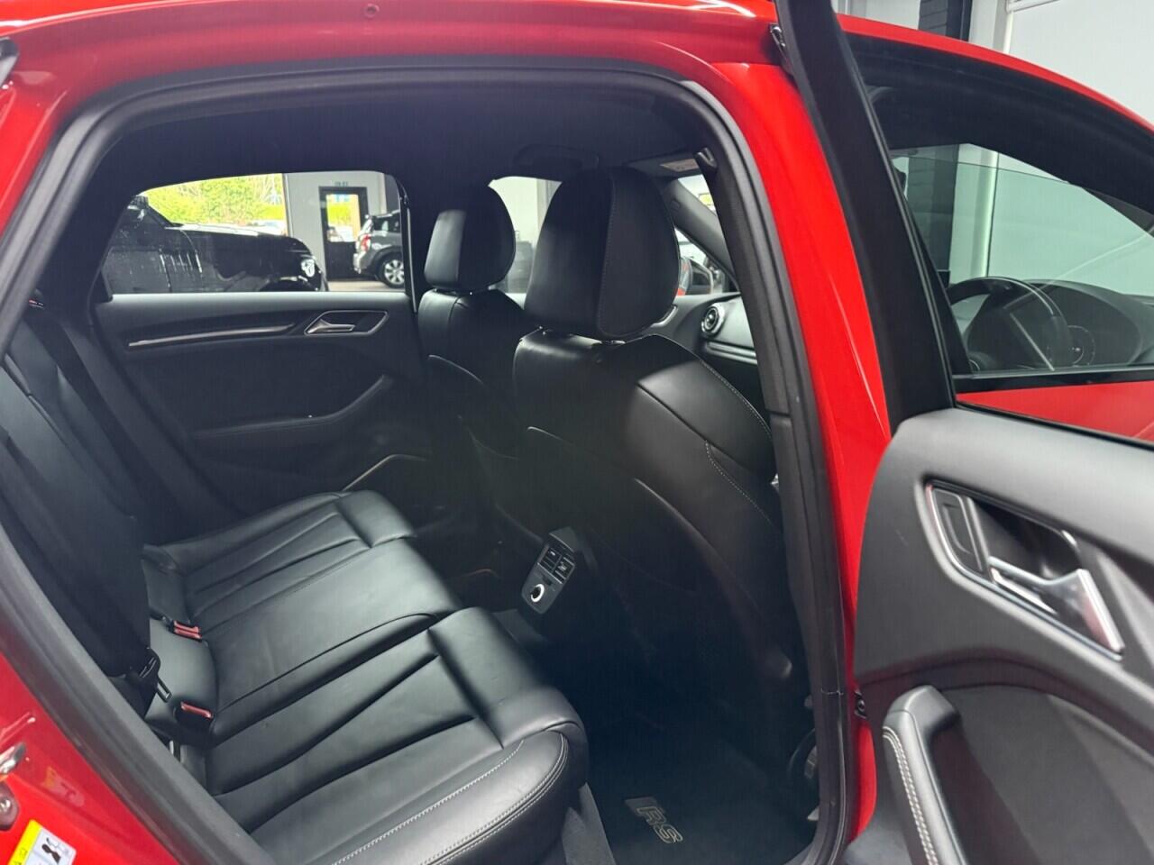 Audi RS3 view 40