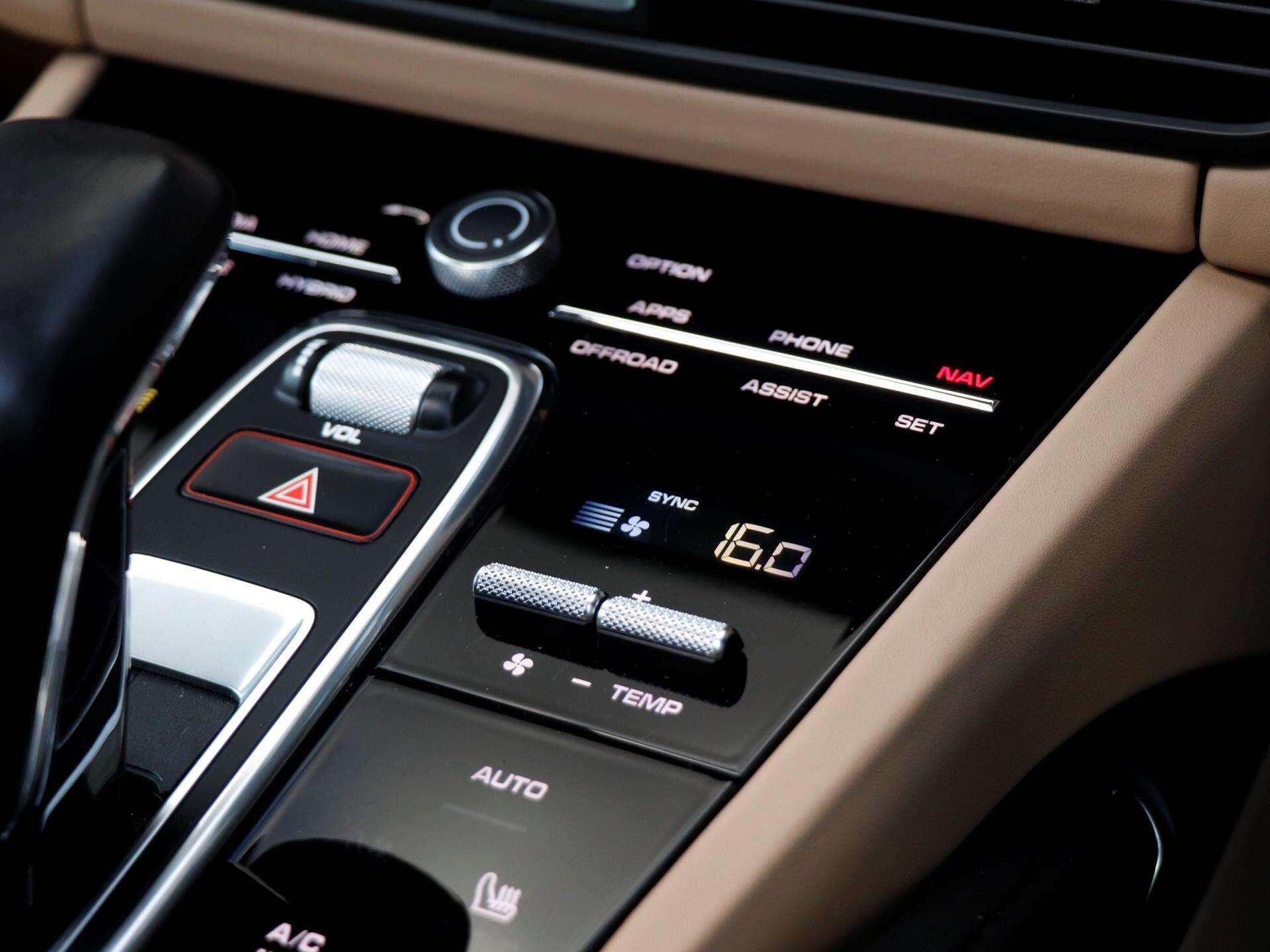 Porsche Cayenne view 17