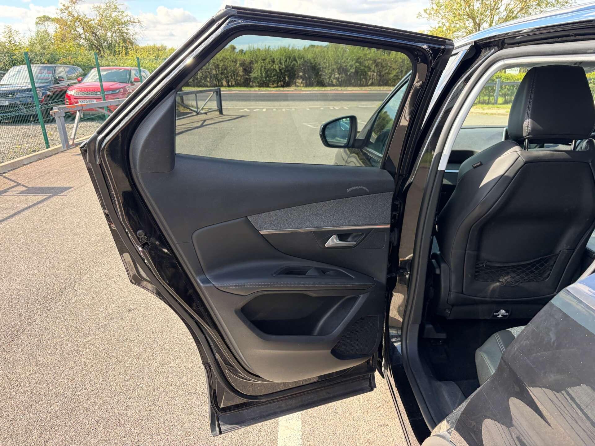 Peugeot 3008 view 19