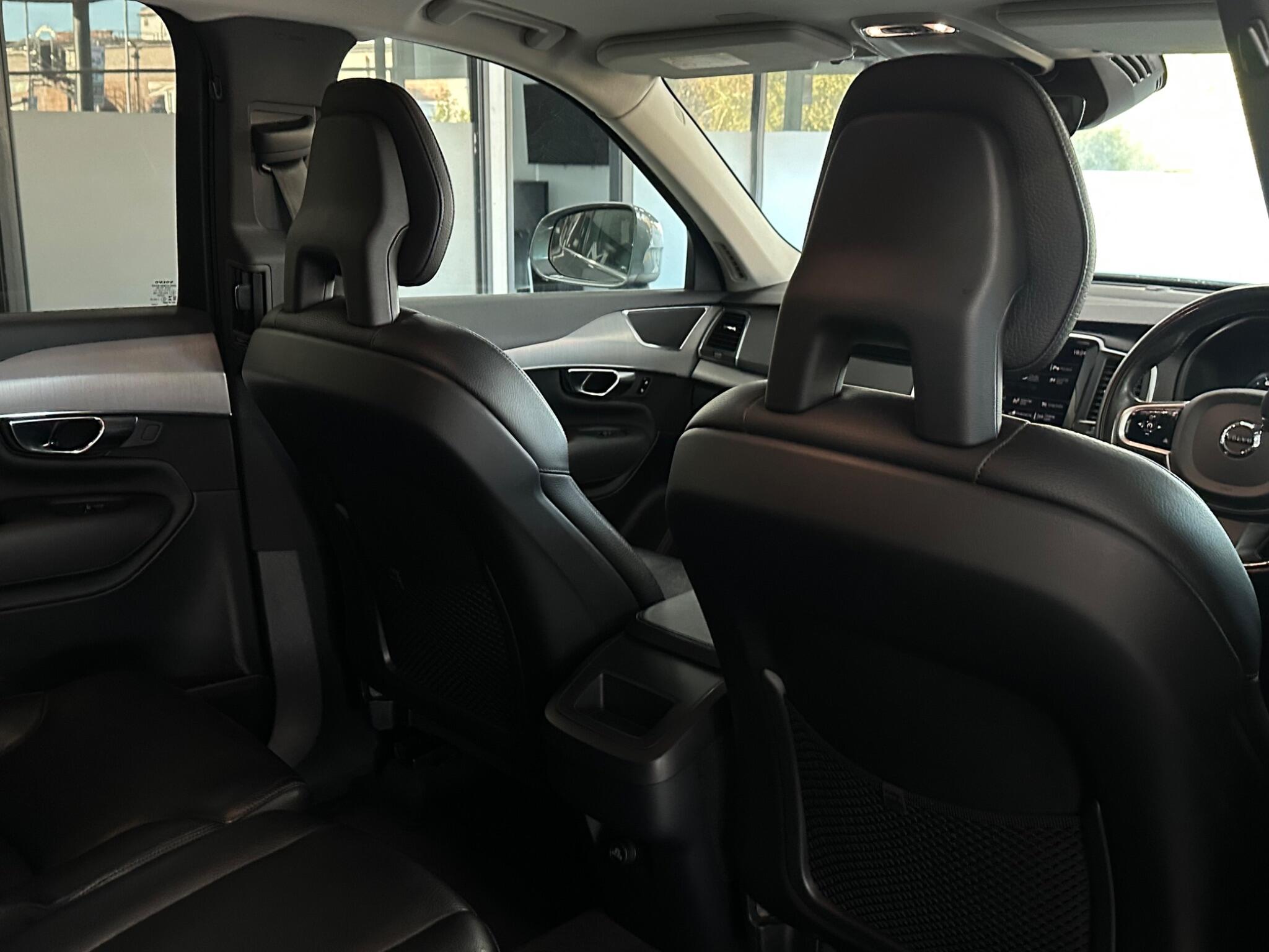 Volvo XC90 view 33