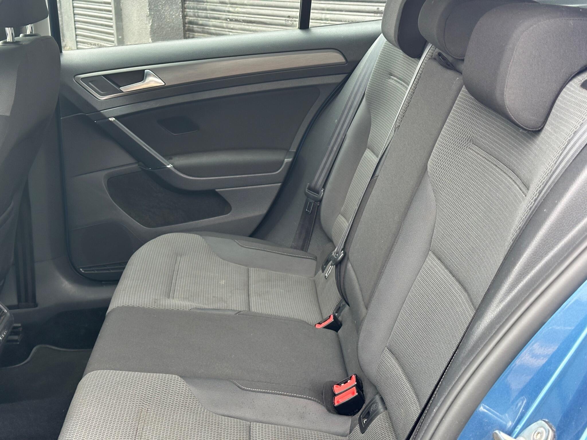Volkswagen Golf view 13