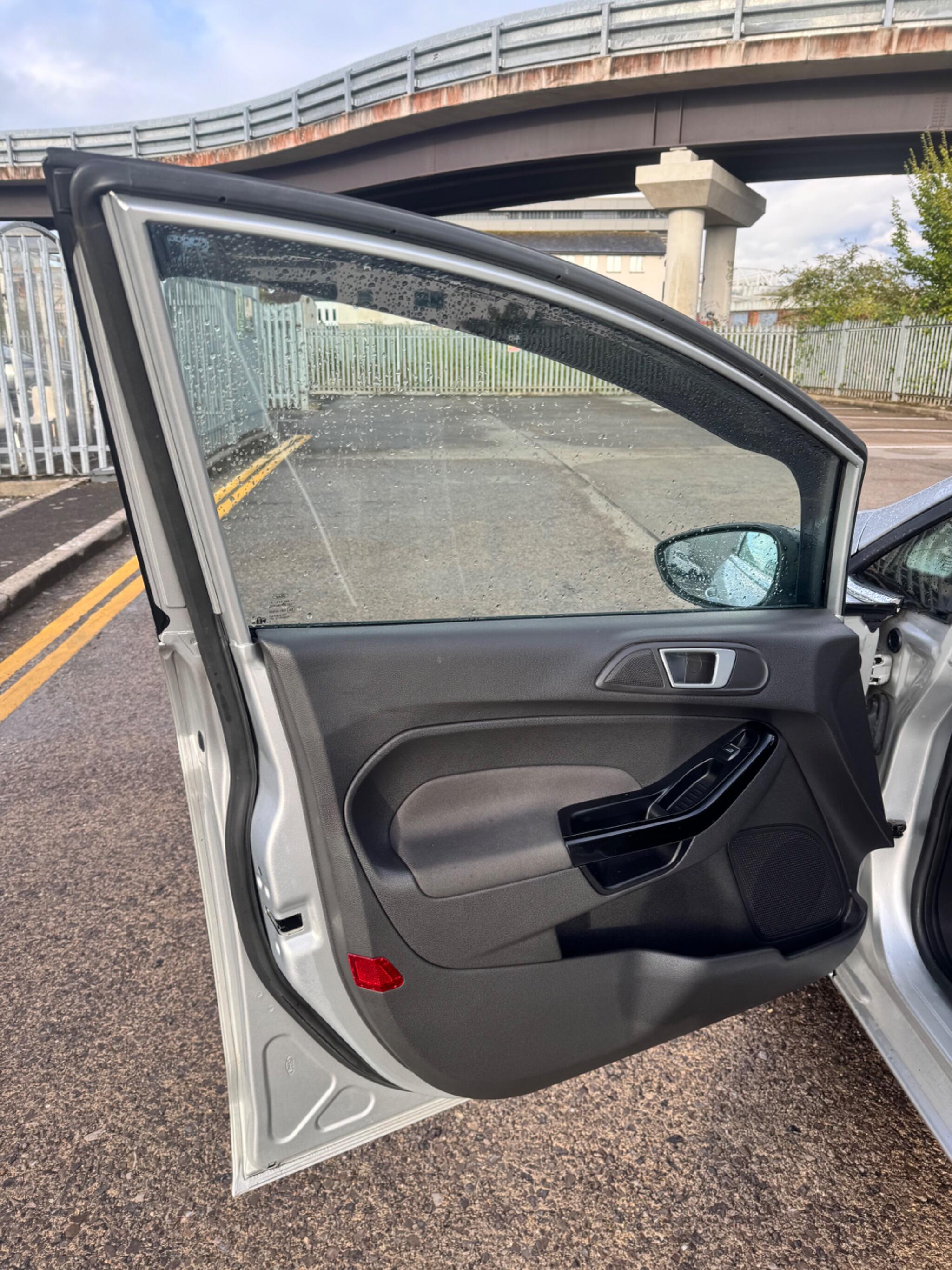 Ford Fiesta view 33