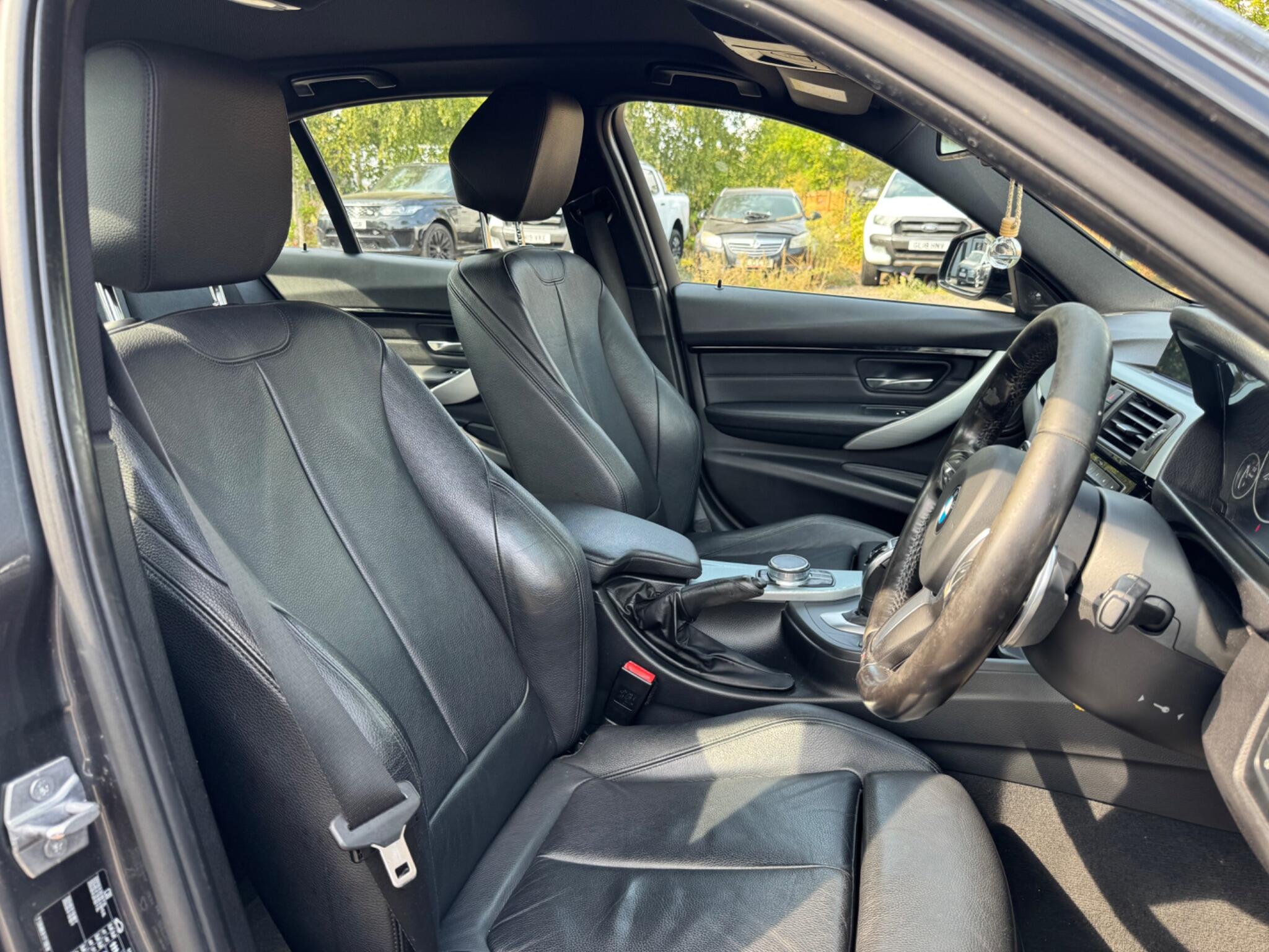 BMW 3 Series view 17