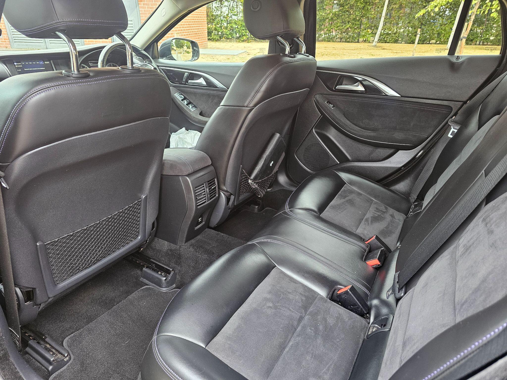 Infiniti Q30 view 17