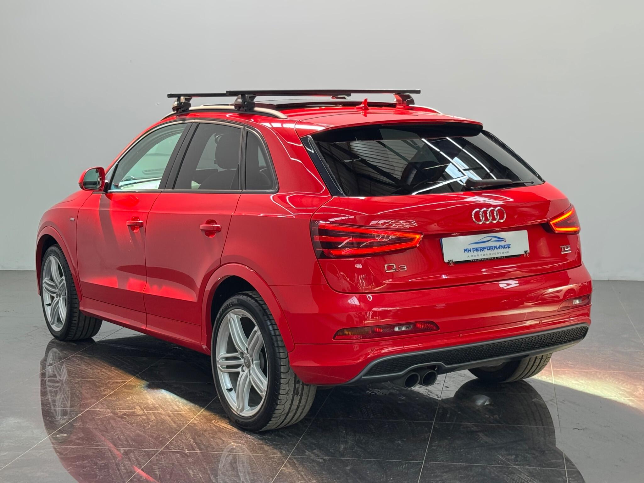 Audi Q3 view 27