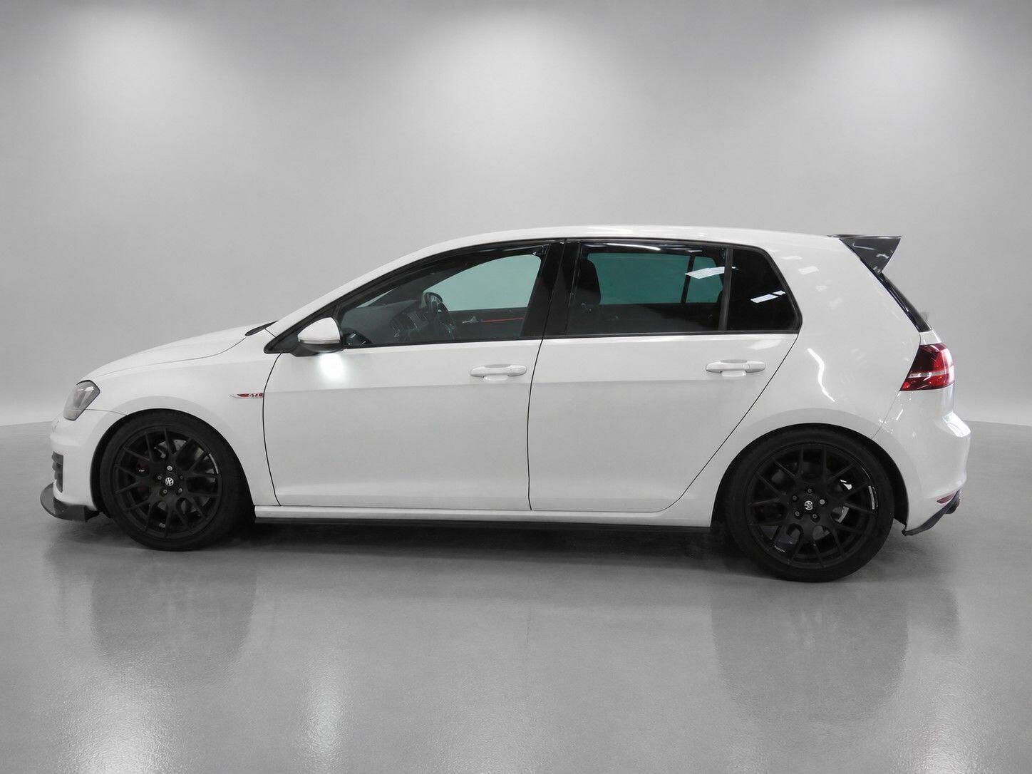 Volkswagen Golf view 10