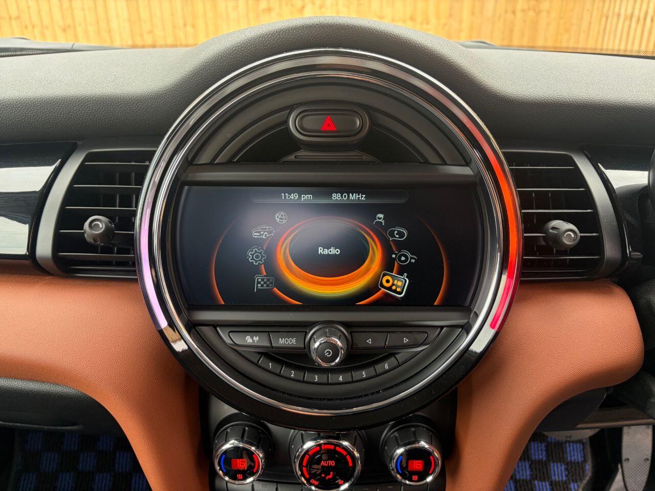 MINI Hatch view 29