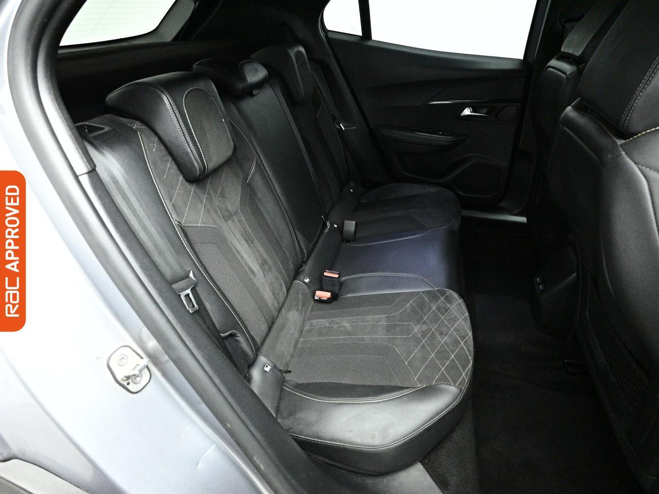 Peugeot e-2008 view 13