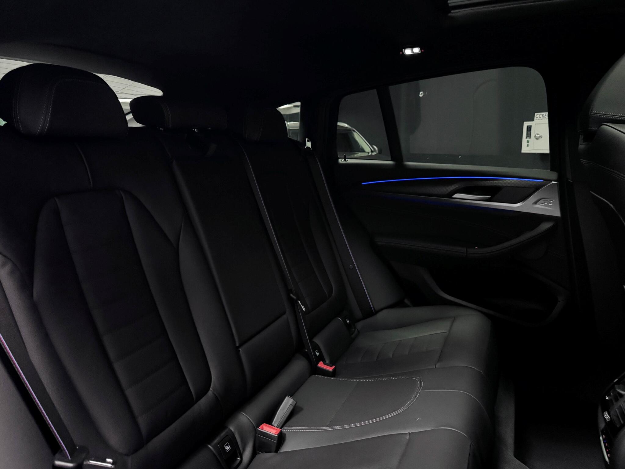 BMW X4 view 12