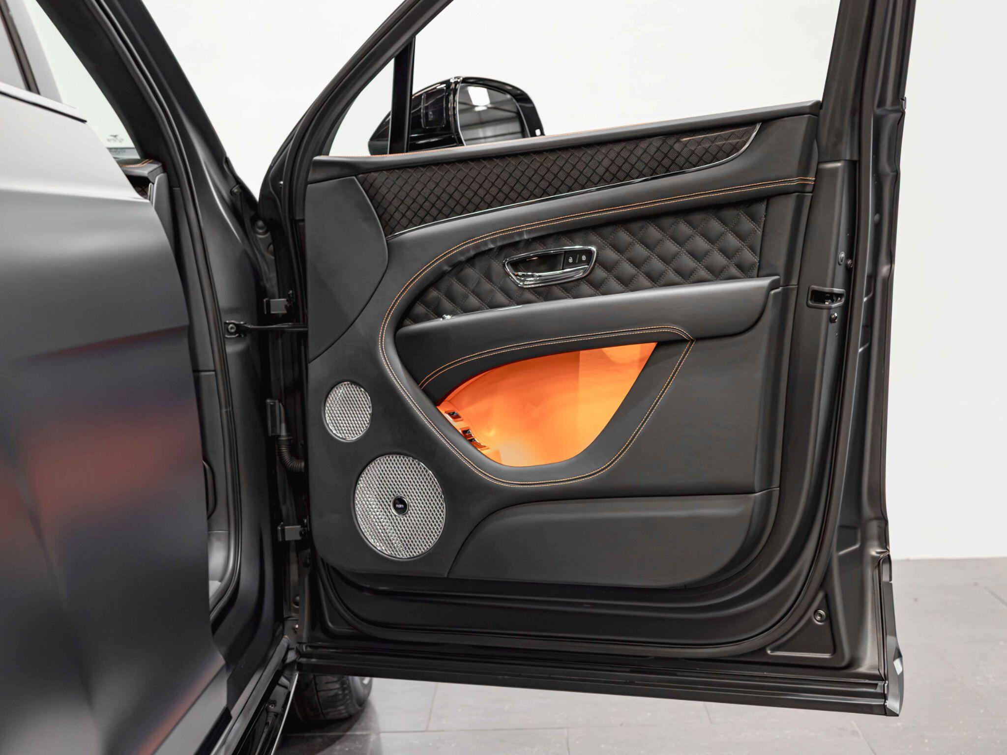 Bentley Bentayga view 34