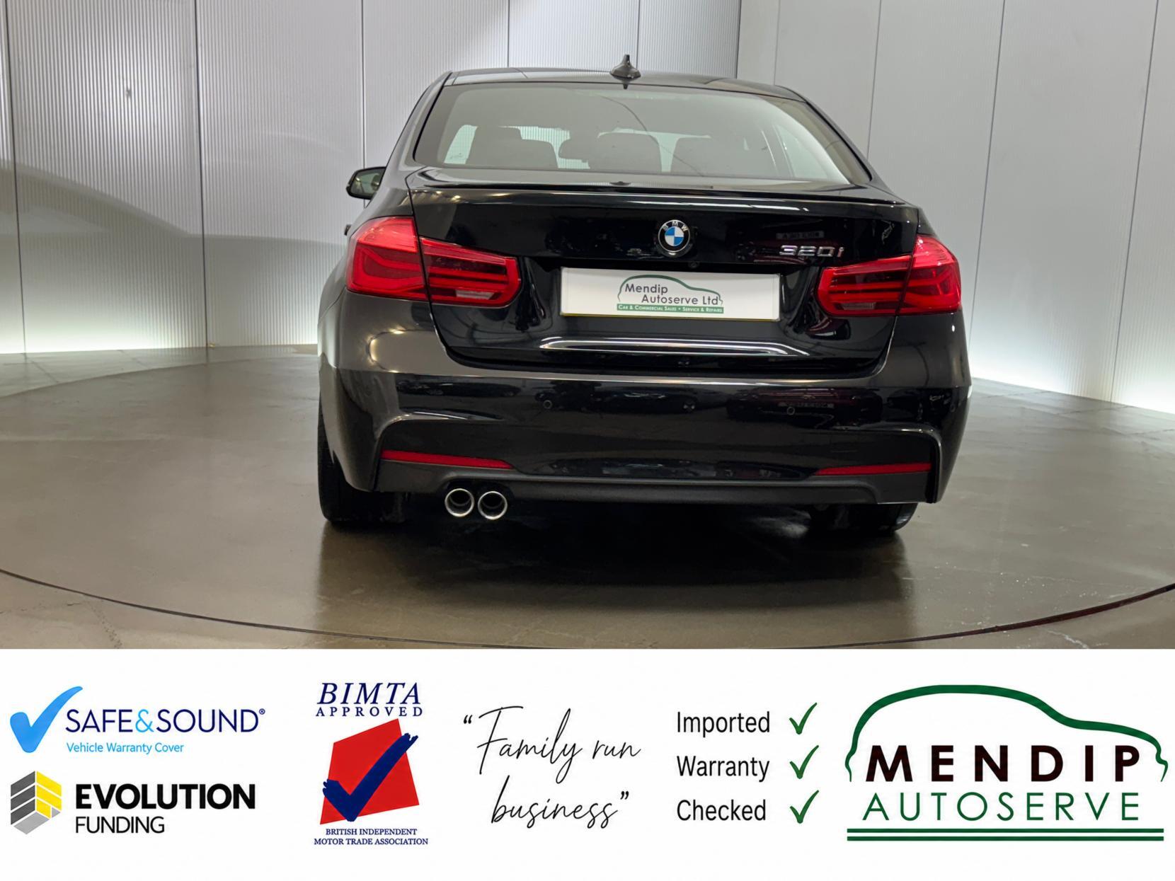 BMW 3 Series view 19