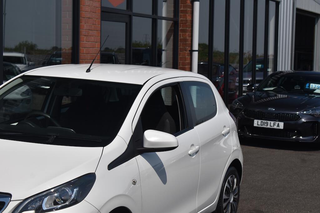 Peugeot 108 view 23